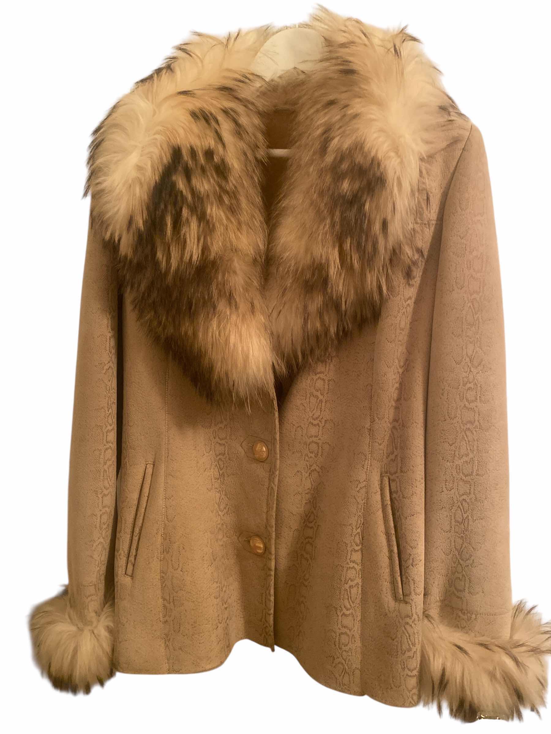 Photo 1 of WOMENS DESIGNER SNAKE EMBOSSED SHEEPSKIN JACKET WITH REAL FUR TRIM EST SIZE LARGE/ X LARGE
