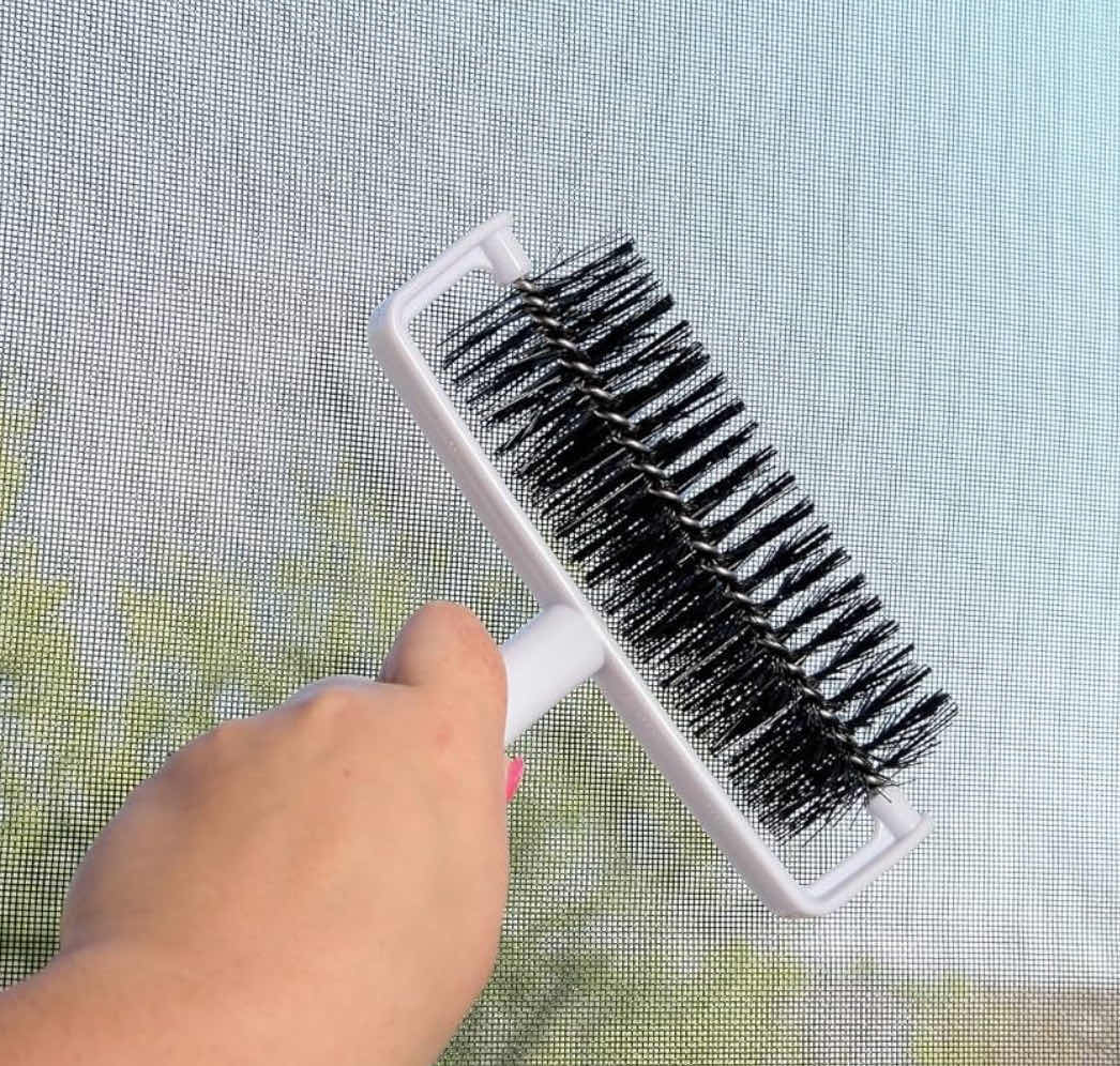 Photo 1 of NEW CASE OF HOME X WINDOW SCREEN CLEANING BRUSH (50PCS PER CASE)