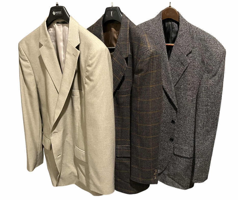 Photo 1 of VINTAGE SUIT JACKETS MENS XL (3)
