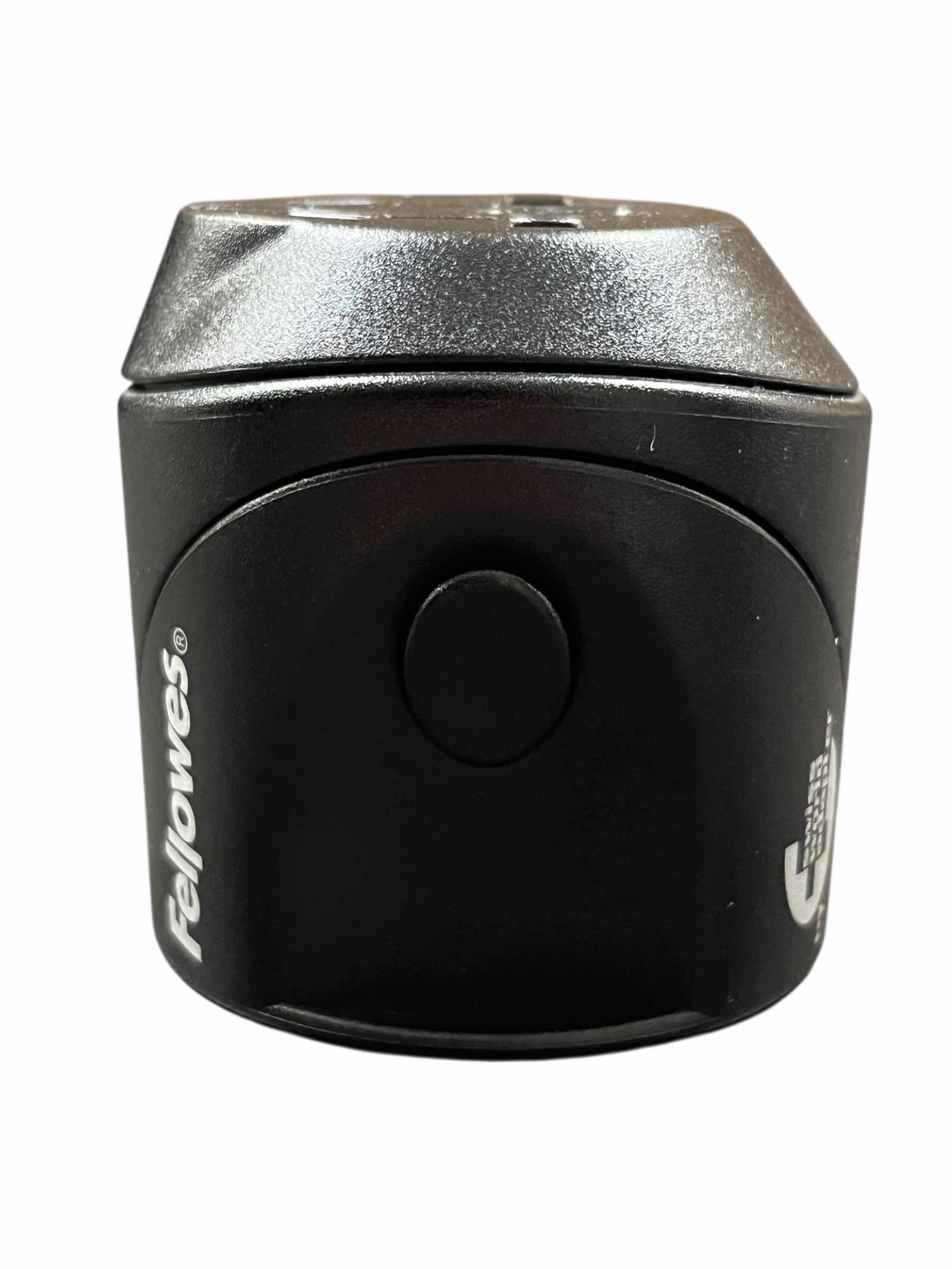 Photo 1 of FELLOWES SWISS WORLD TRAVEL ADAPTER OUTLET CONVERTER