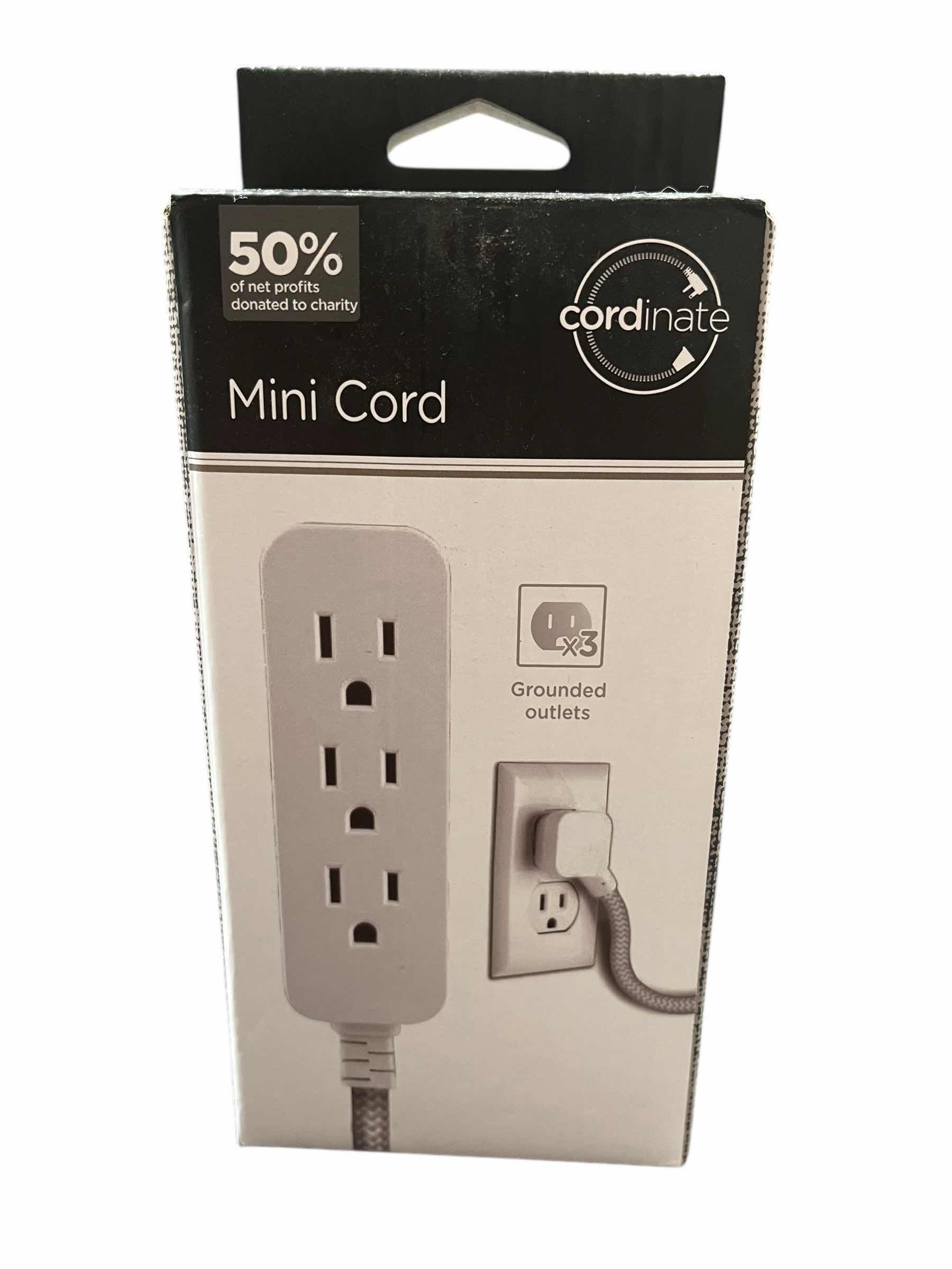 Photo 1 of CORDINATE 3 OUTLET MINI POWER STRIP W 6 OUTLET POWER STRIPS (2)