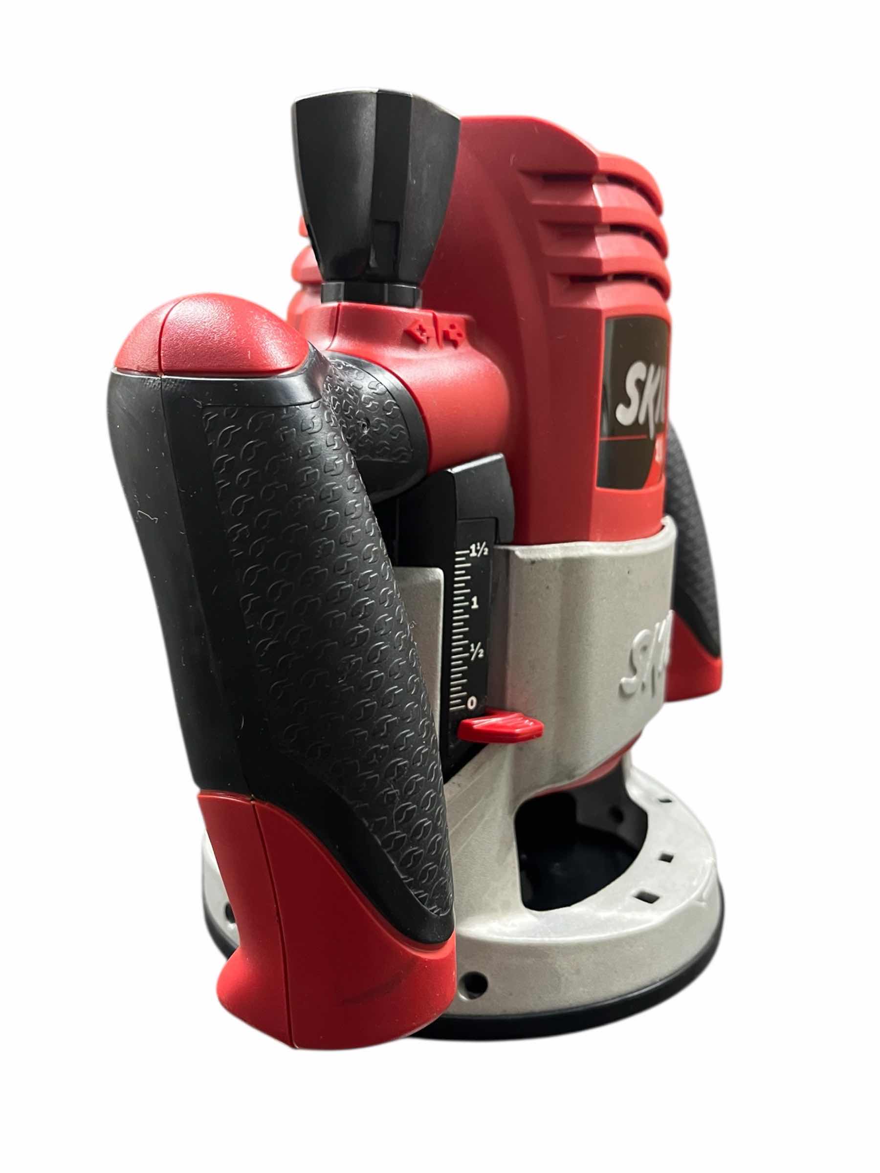 Photo 1 of SKIL 1.75HP CORDED FIX BASED ROUTER 1810