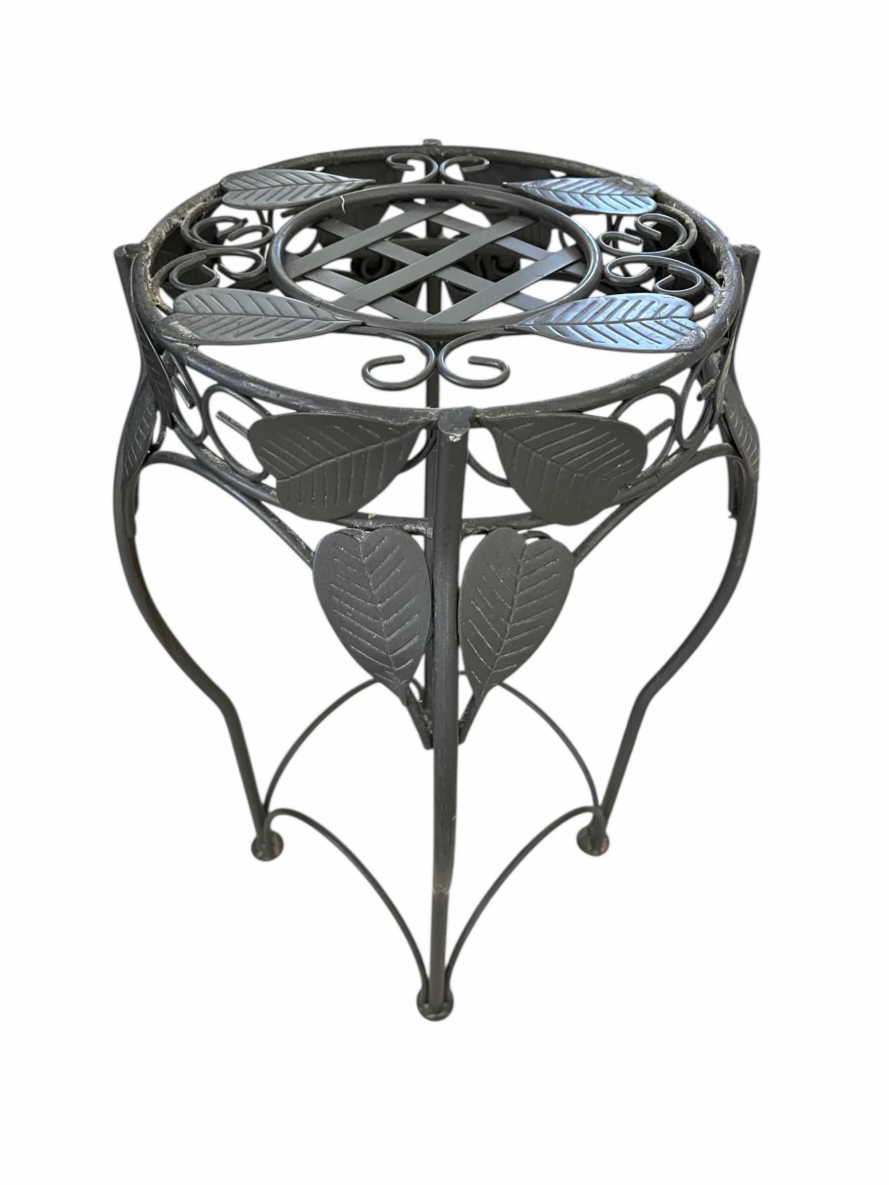 Photo 1 of LEAF DESIGN GRAY WIRE PLANTER STAND 12” X 17”