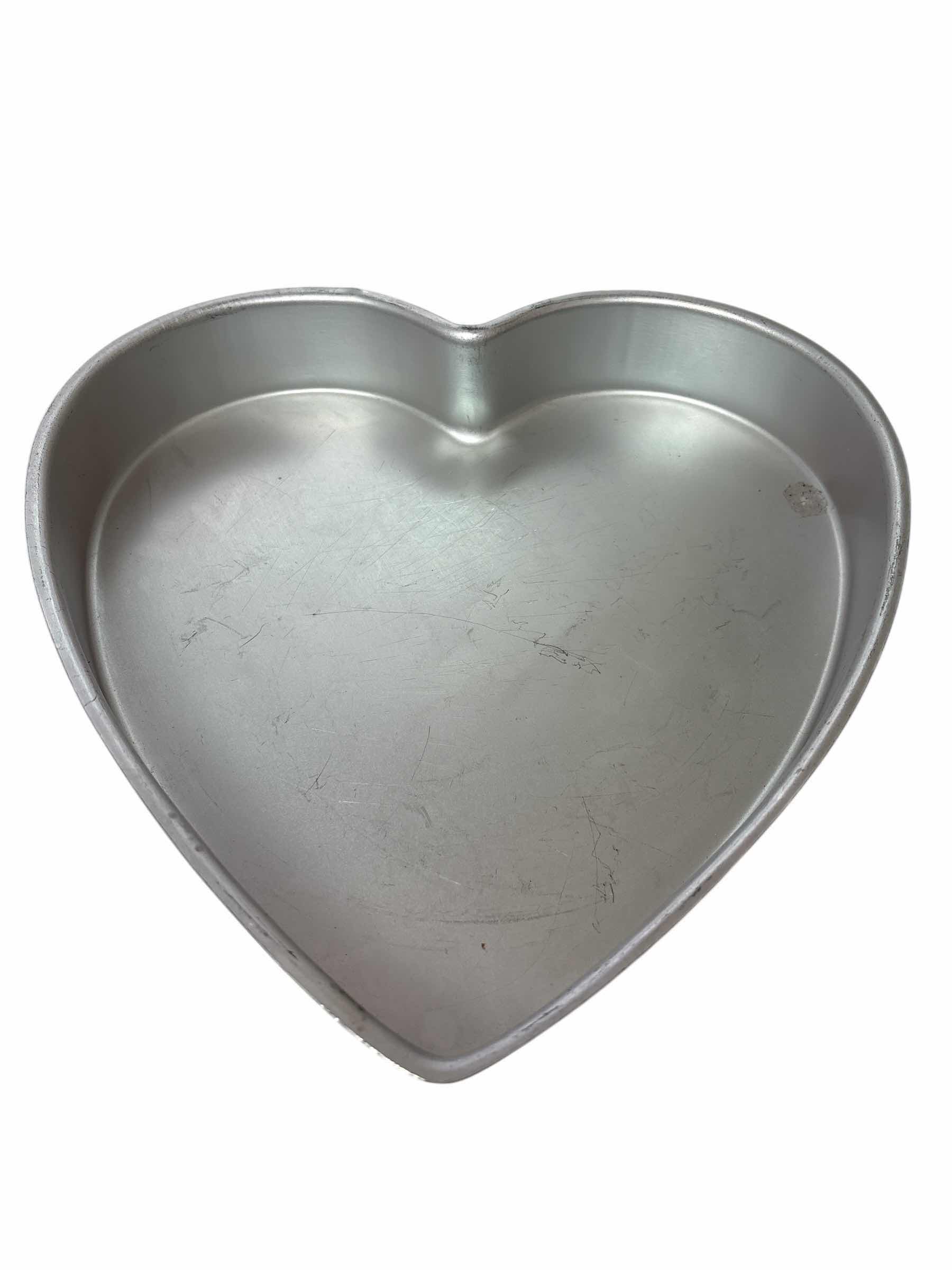 Photo 1 of HEART SHAPED & ROUND CAKE PANS (2) 13”