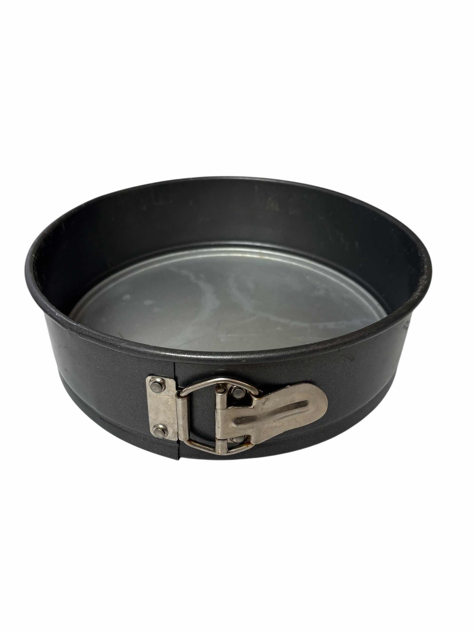 Photo 1 of CHEESECAKE PAN (3)PCS 10.5”