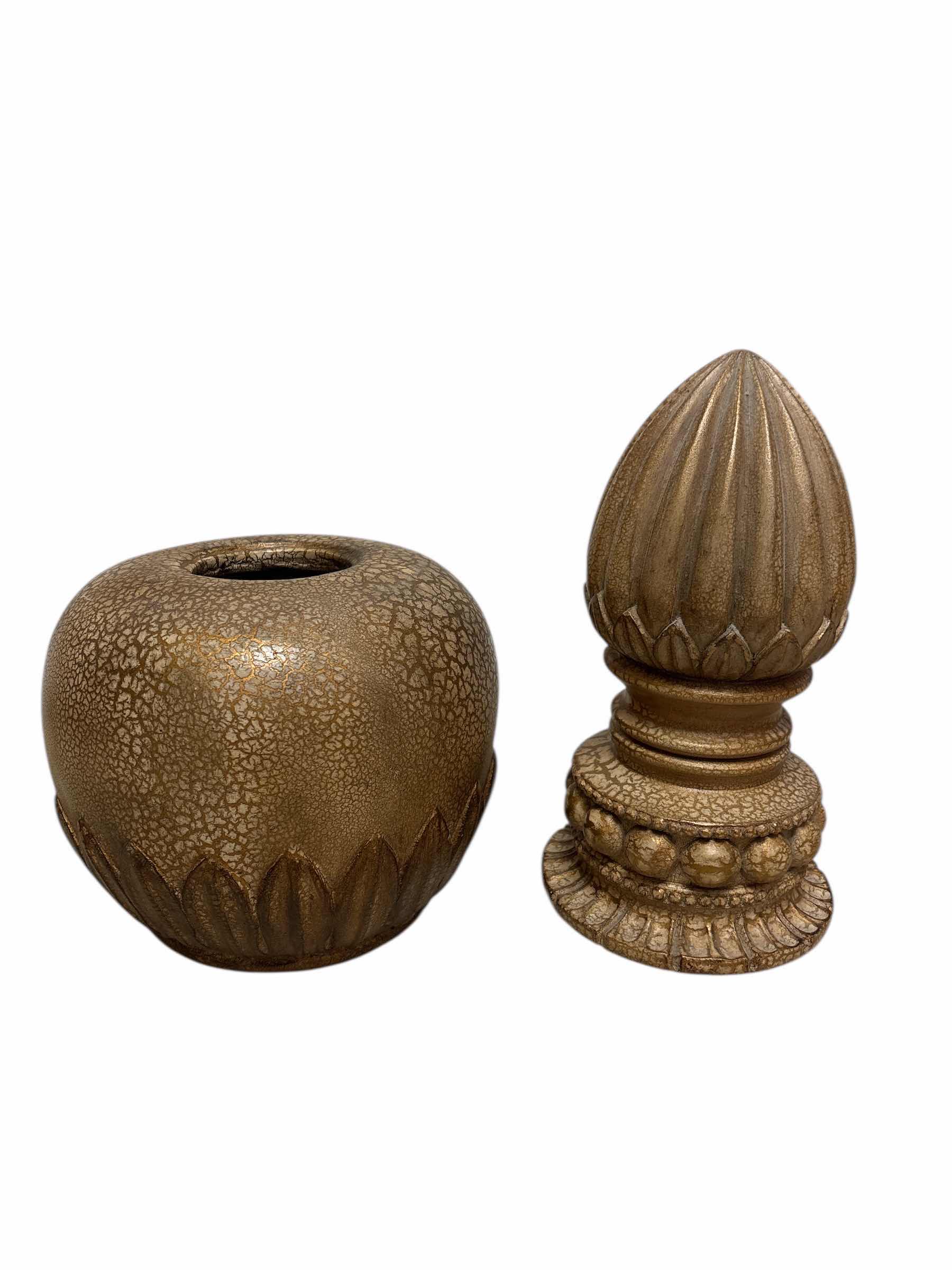 Photo 1 of VICTORIAN STYLE URN H16.5”