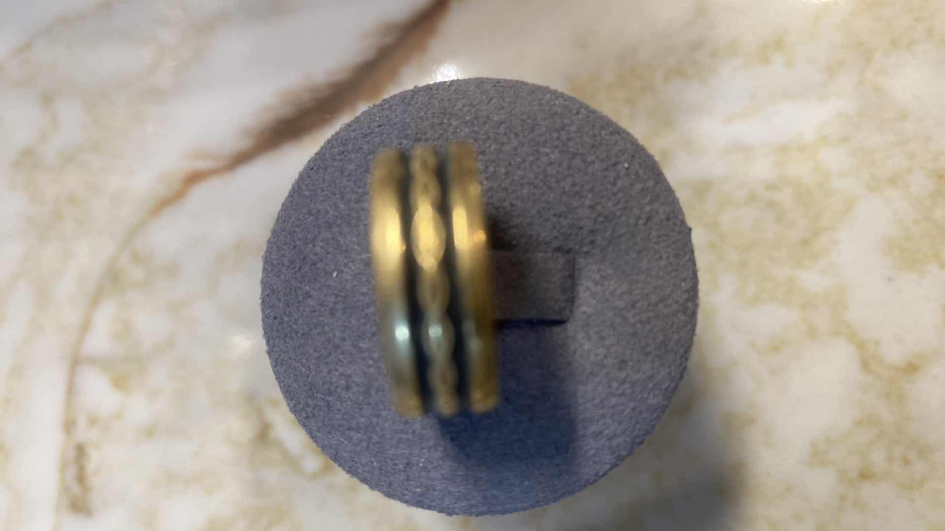 Photo 1 of WOMEN’S BAND RING STAMPED 14K 5G TOTAL WEIGHT JEWELRY