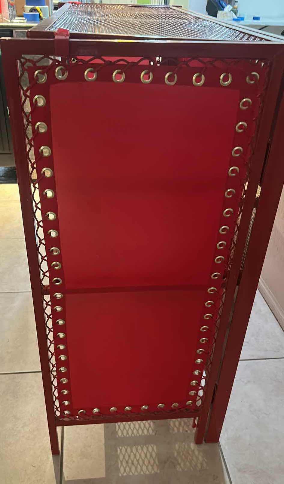 View 3 of COCA COLA FOLDING PORTABLE LOBAR STATION W POWDER COATED TUBULAR STEEL FRAME
48" X 18" H 40"