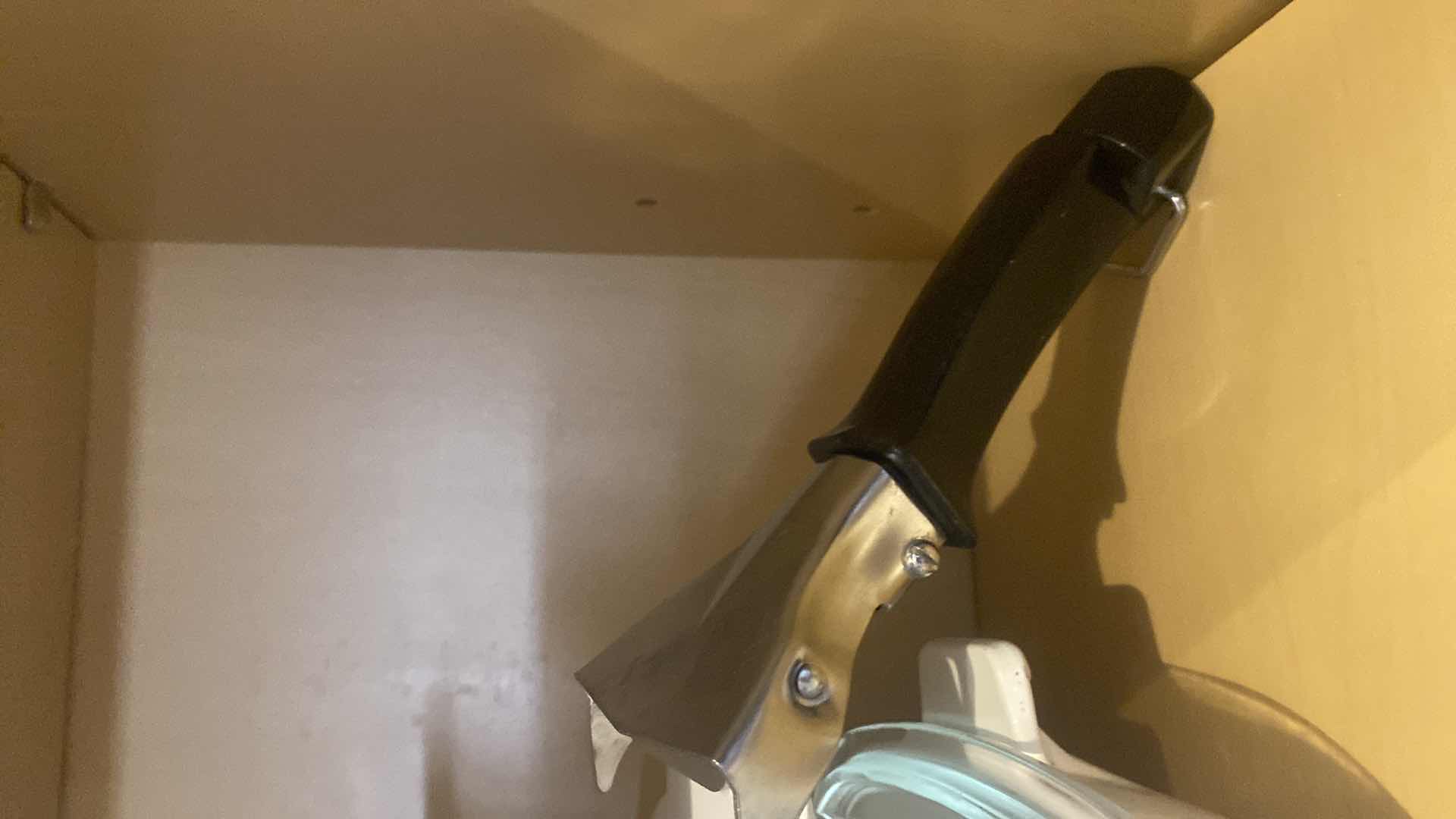 View 2 of CONTENTS AND CABINET - 6 CORNINGWARE BLUE CORNFLOWER