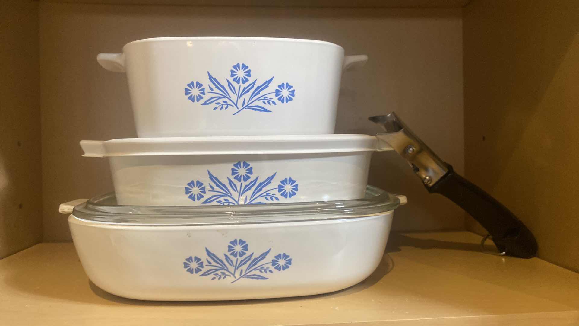 View 3 of CONTENTS AND CABINET - 6 CORNINGWARE BLUE CORNFLOWER