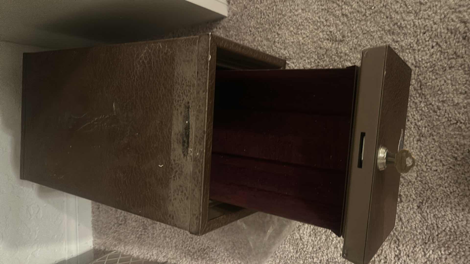 View 5 of LOCKING METAL CASH BOX 8 1/2“ x 16“ x H8“