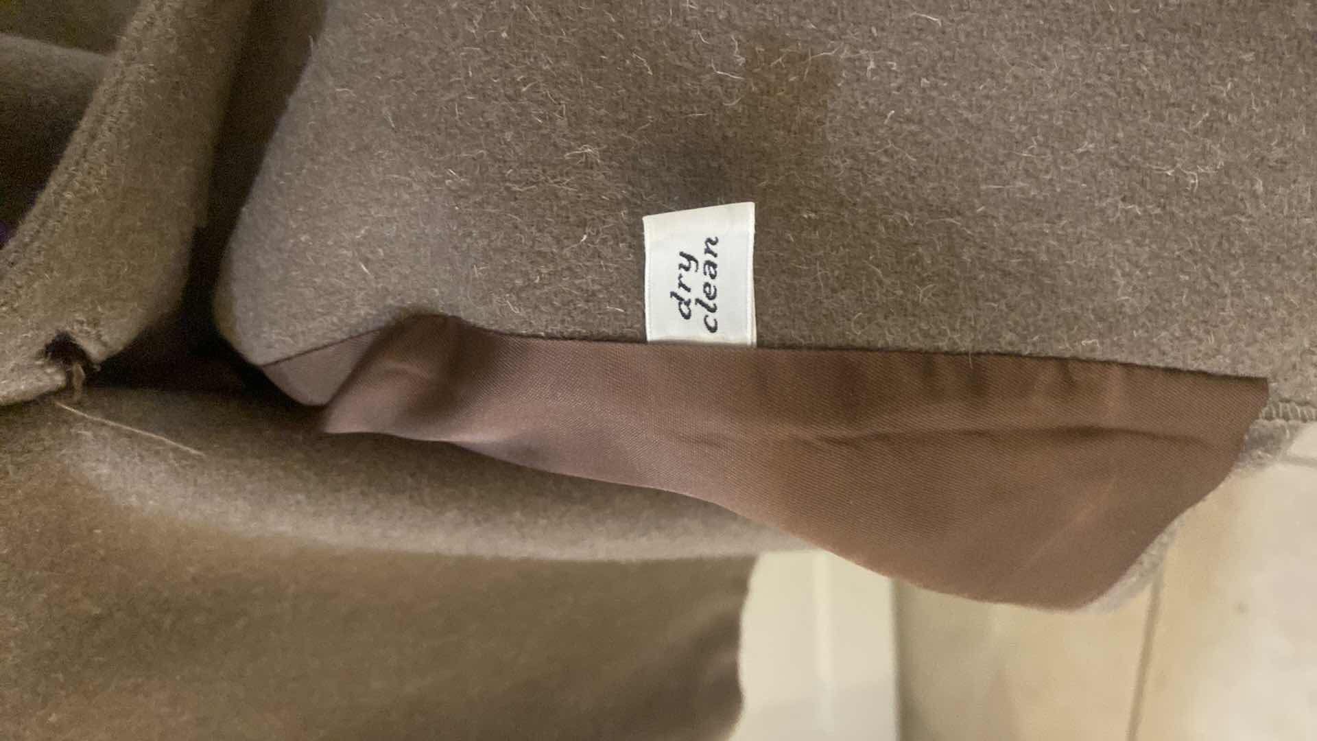 View 3 of VINTAGE MEN’S PENDLETON OVERCOAT SIZE 44