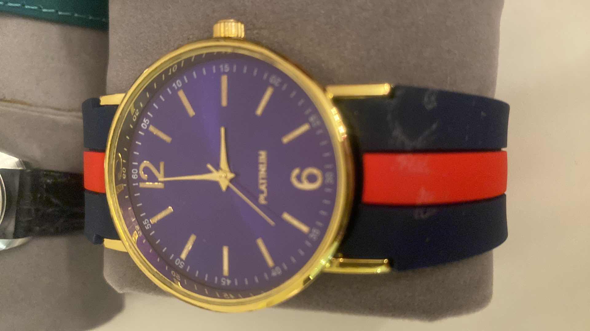 View 2 of WOMEN’S FASHION WATCHES (7)