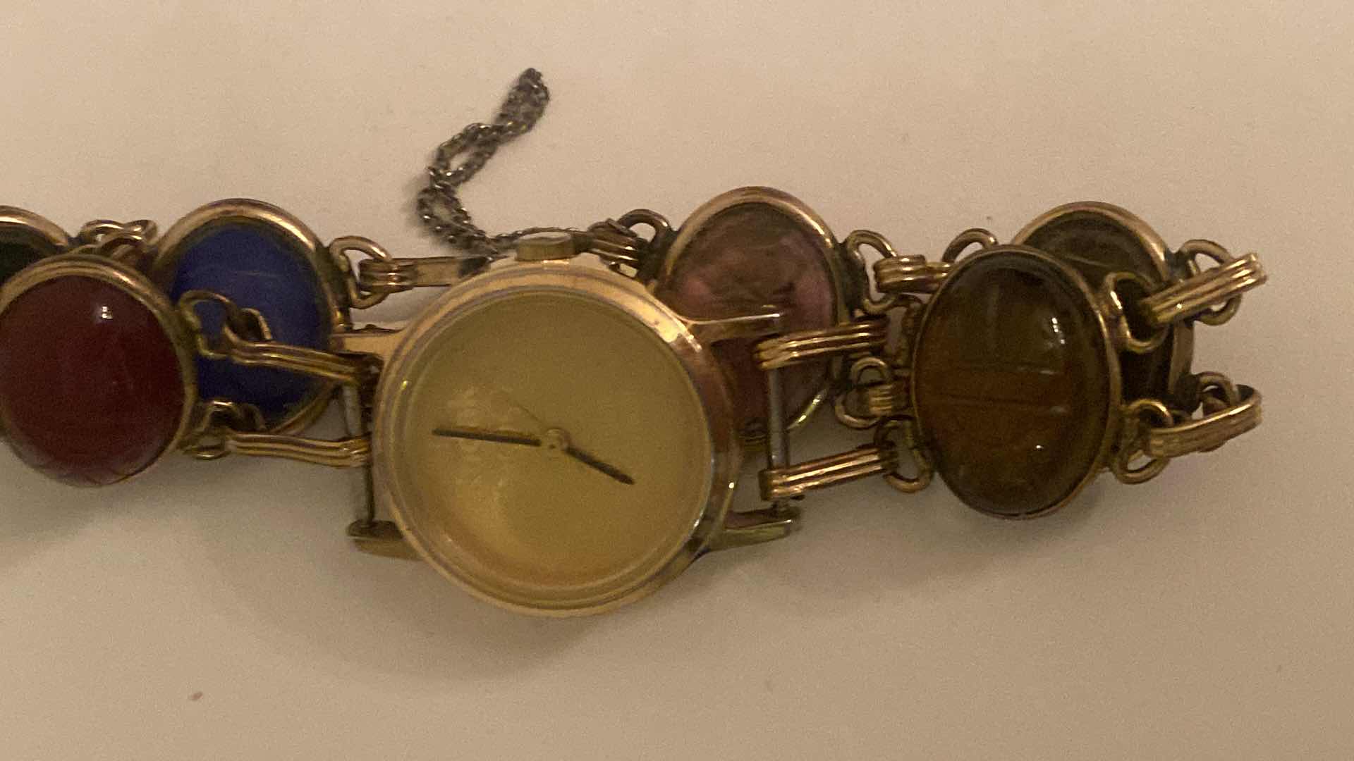 View 3 of WOMEN’S FASHION WATCHES (3)