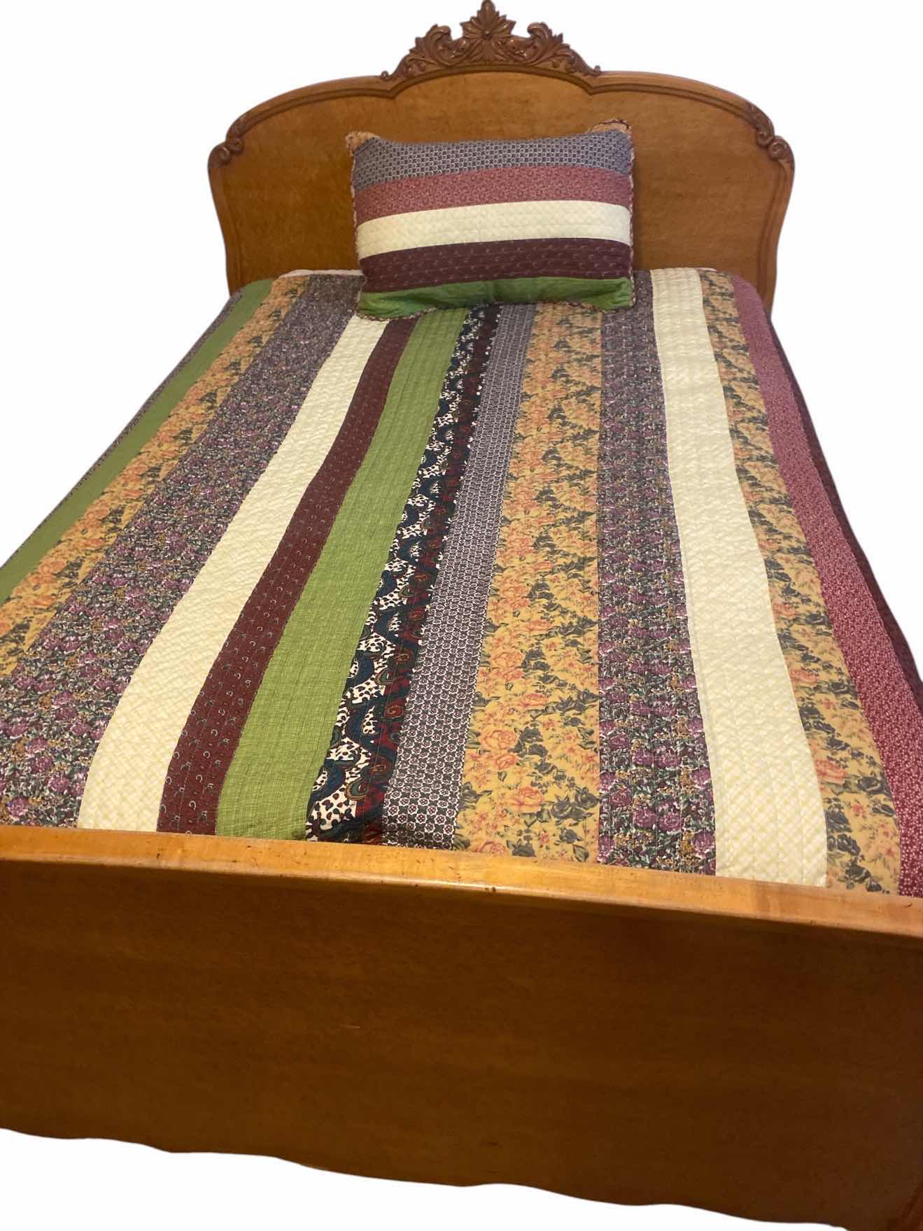 View 1 of FULL SIZE QUILT WITH ONE SHAM