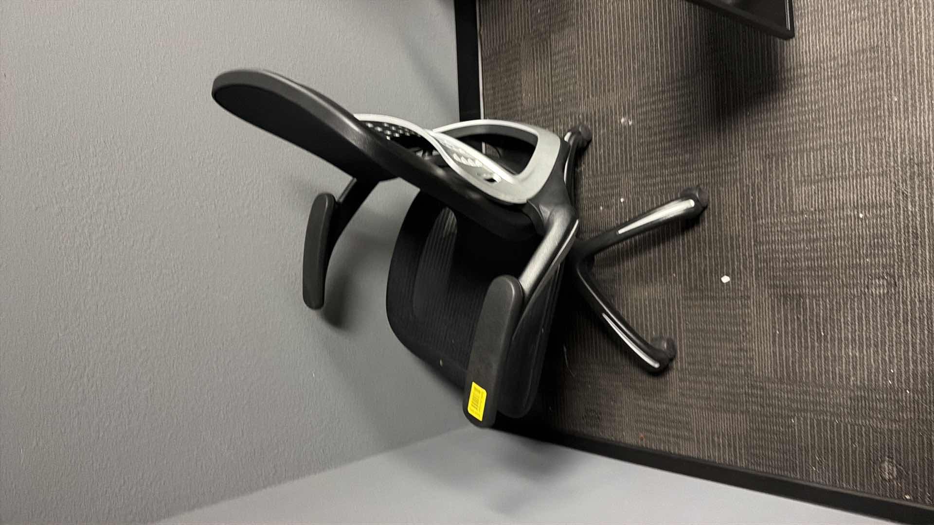 Photo 1 of Black mesh office chair