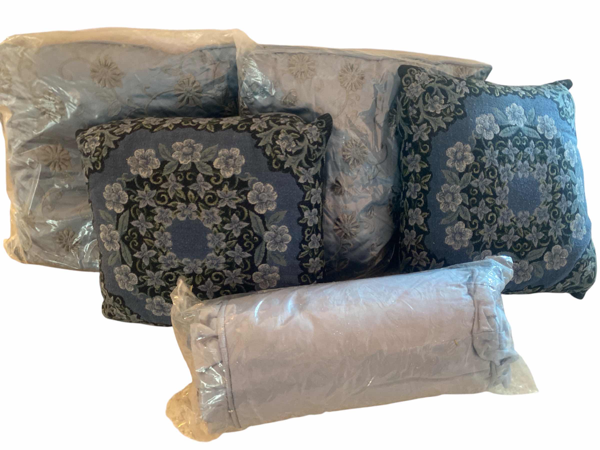 Photo 1 of 5 - BLUE YOSS PILLOWS