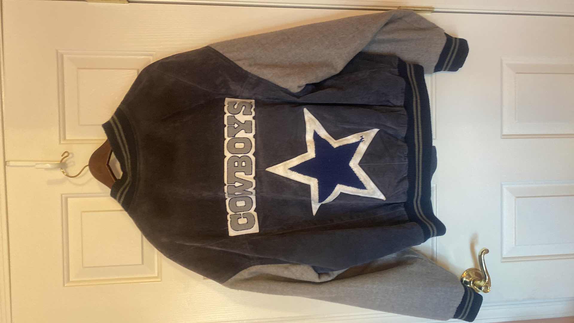 Photo 1 of MENS SIZE XL DALLAS COWBOYS BOMBER JACKET