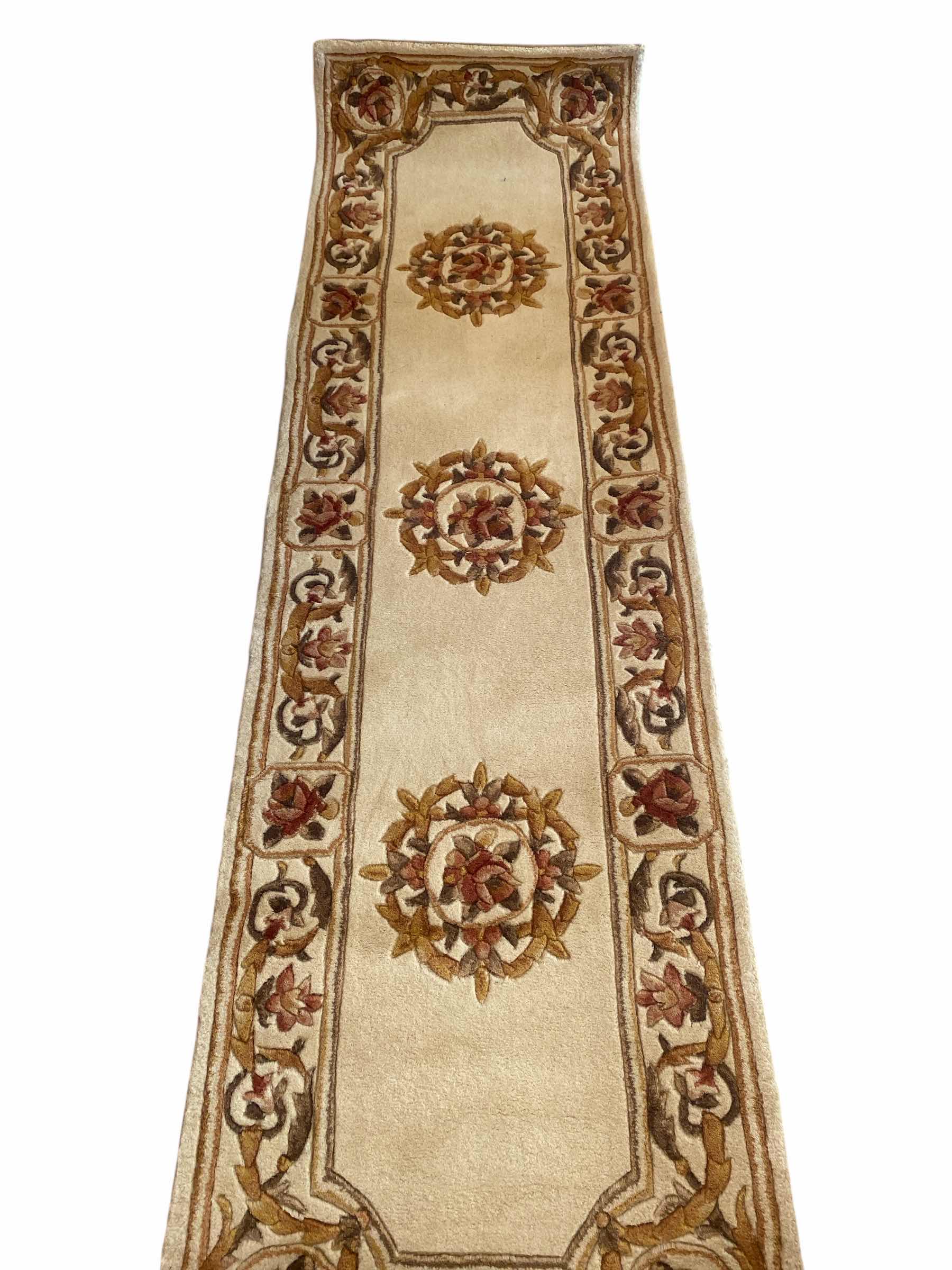 Photo 1 of NEW CHINESE HAND TUFTED RUNNER RUG 2’ 3 “x 8‘