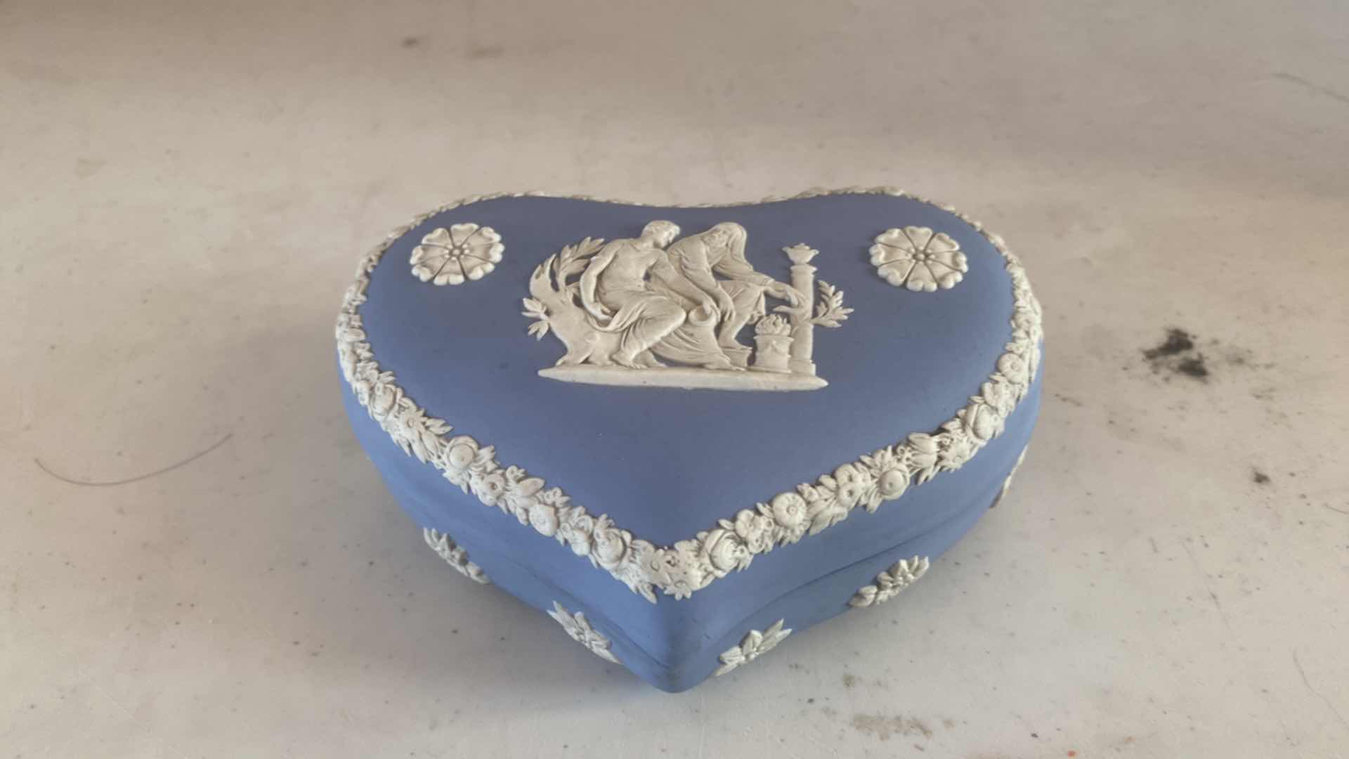 Photo 1 of WEDGWOOD TRINKET BOX 5” X 3” H2”