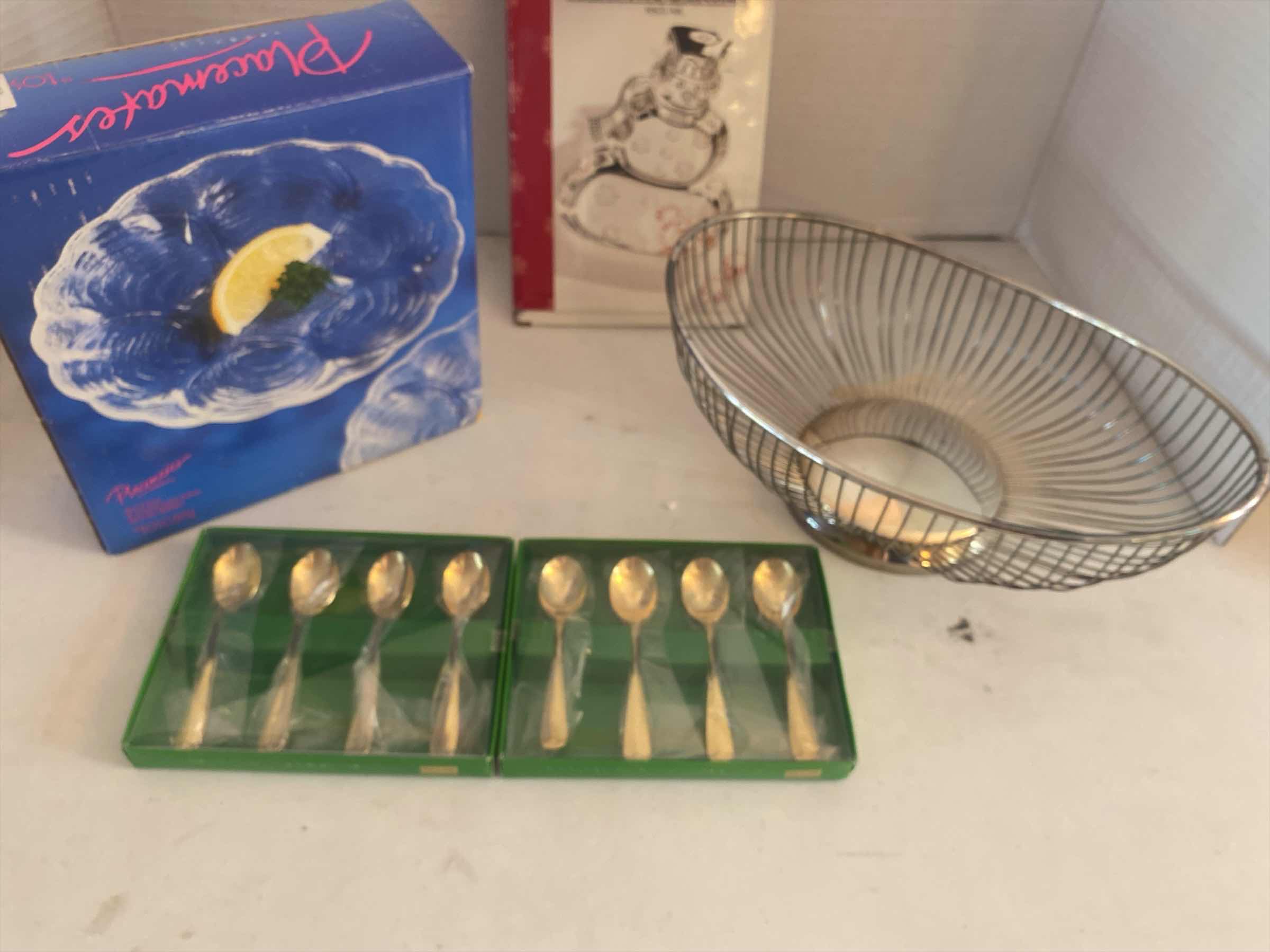 Photo 1 of 5 - SERVEWARE
