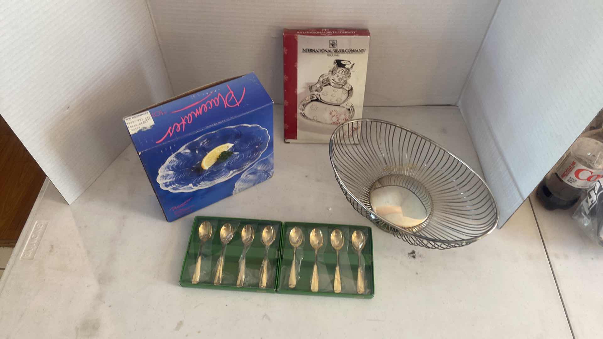 Photo 1 of 5 - SERVEWARE