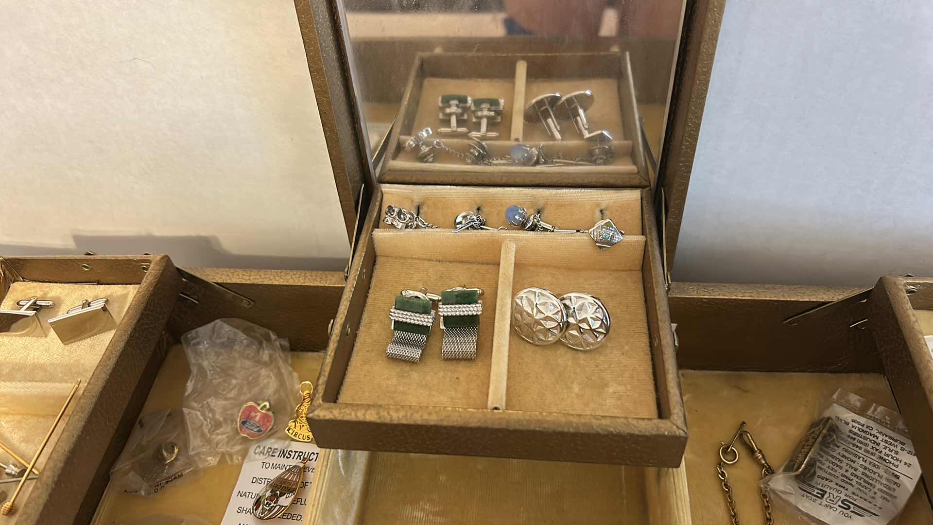 Photo 1 of VINTAGE JEWELRY CASE WITH MENS JEWELRY