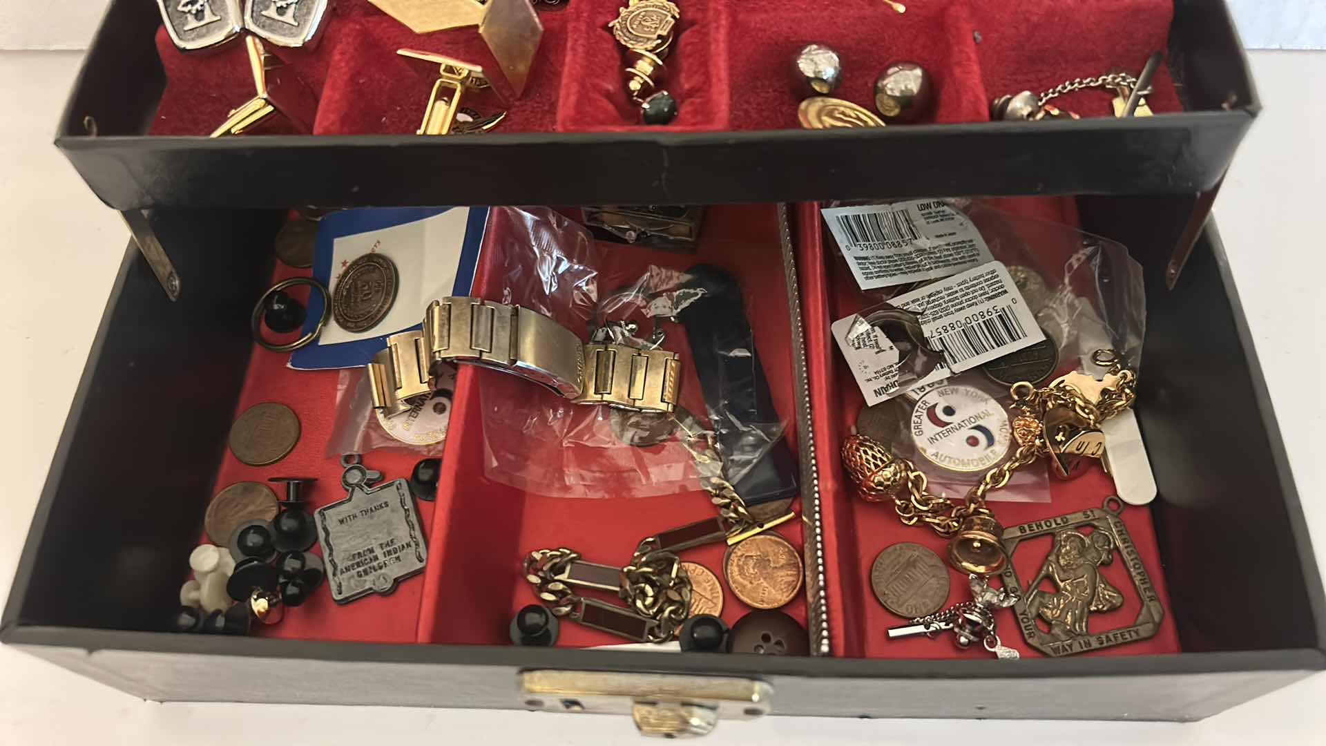 Photo 1 of VINTAGE JEWELRY CASE WITH MENS JEWELRY