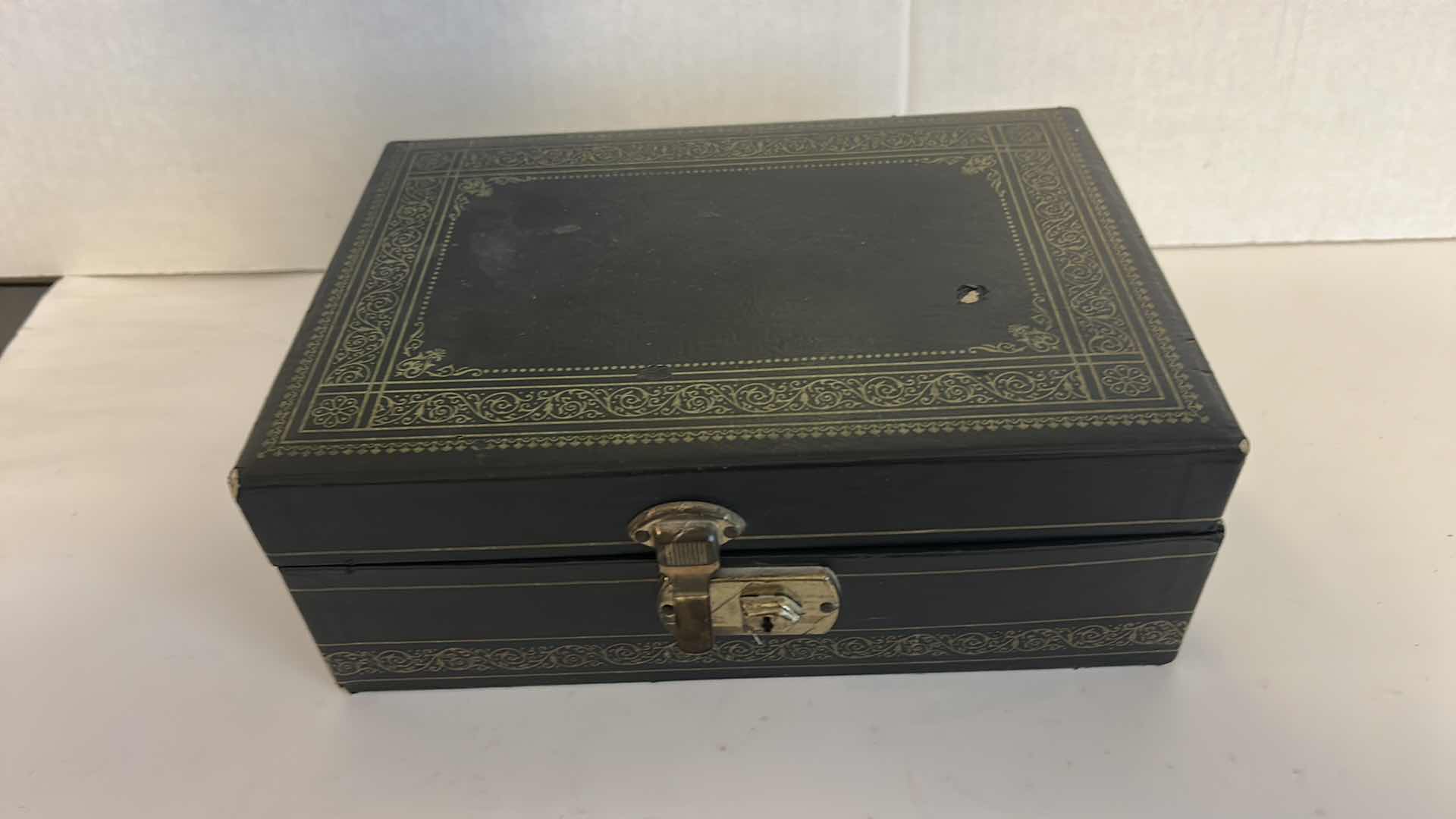 Photo 1 of VINTAGE JEWELRY CASE WITH MENS JEWELRY