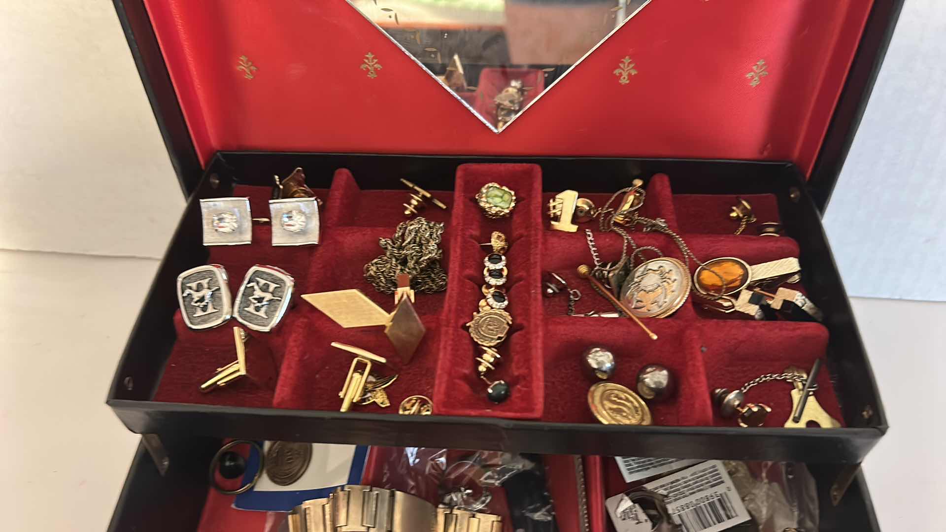 Photo 1 of VINTAGE JEWELRY CASE WITH MENS JEWELRY