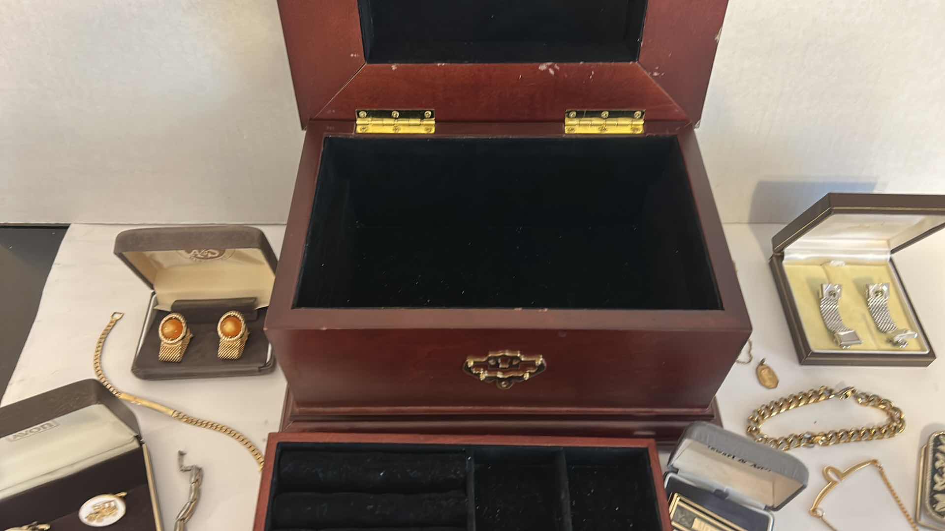 Photo 1 of JEWELRY CASE WITH MENS JEWELRY