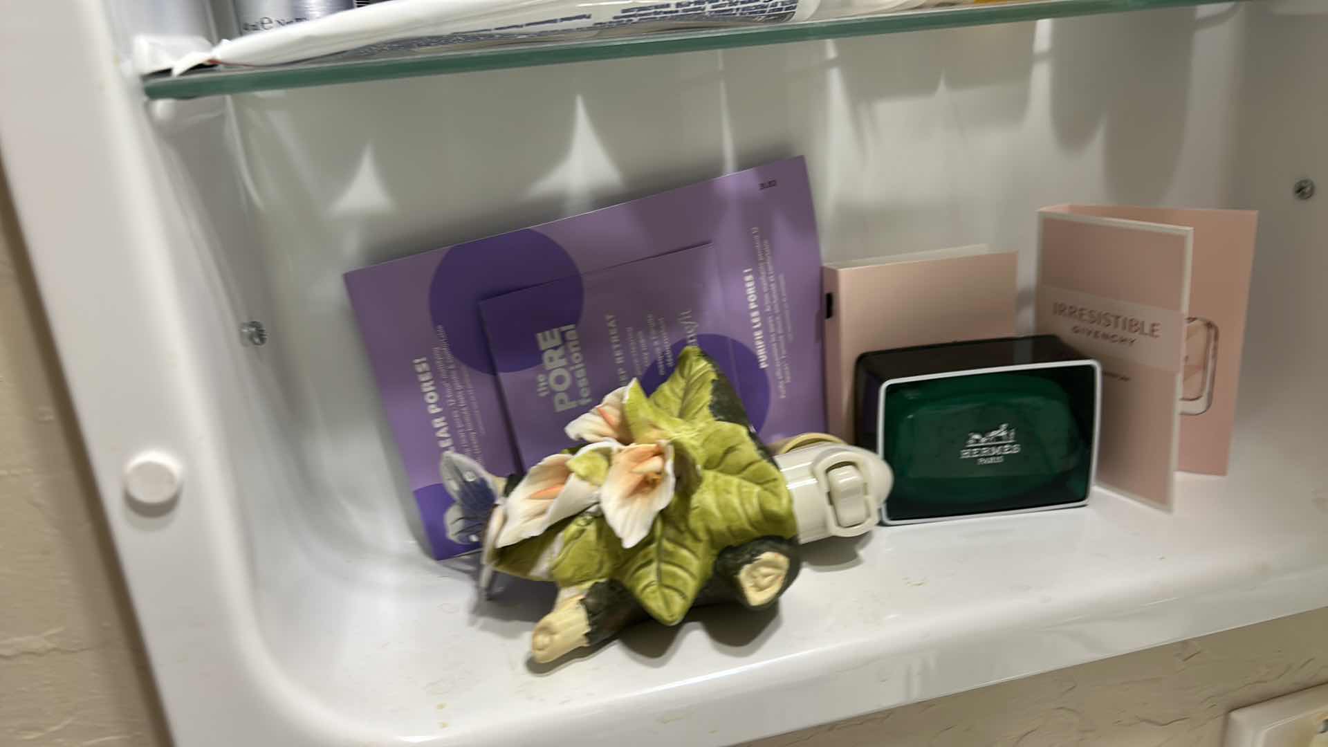 Photo 1 of CONTENTS OF MEDICINE CABINET