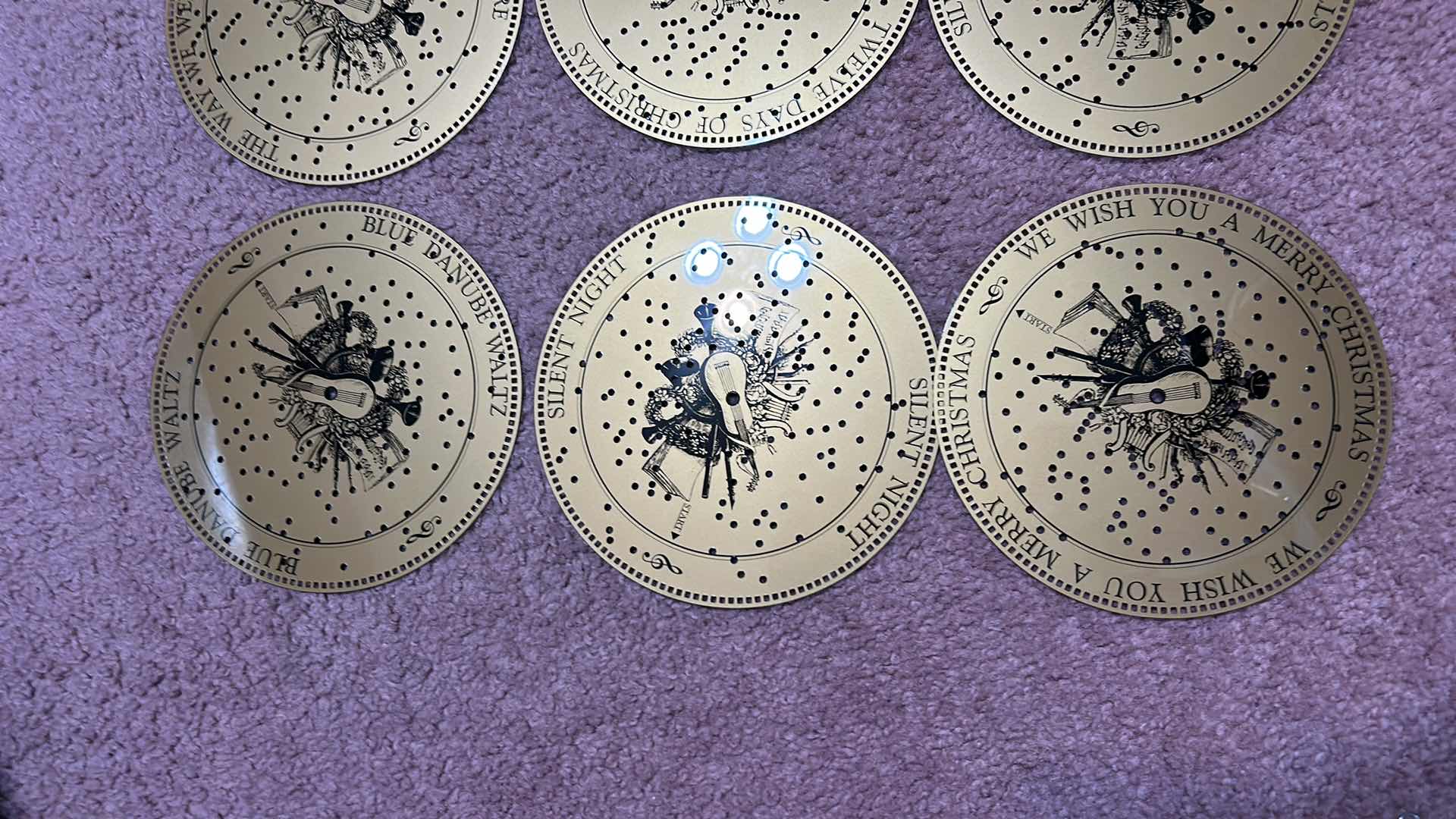 Photo 1 of MUSIC BOX