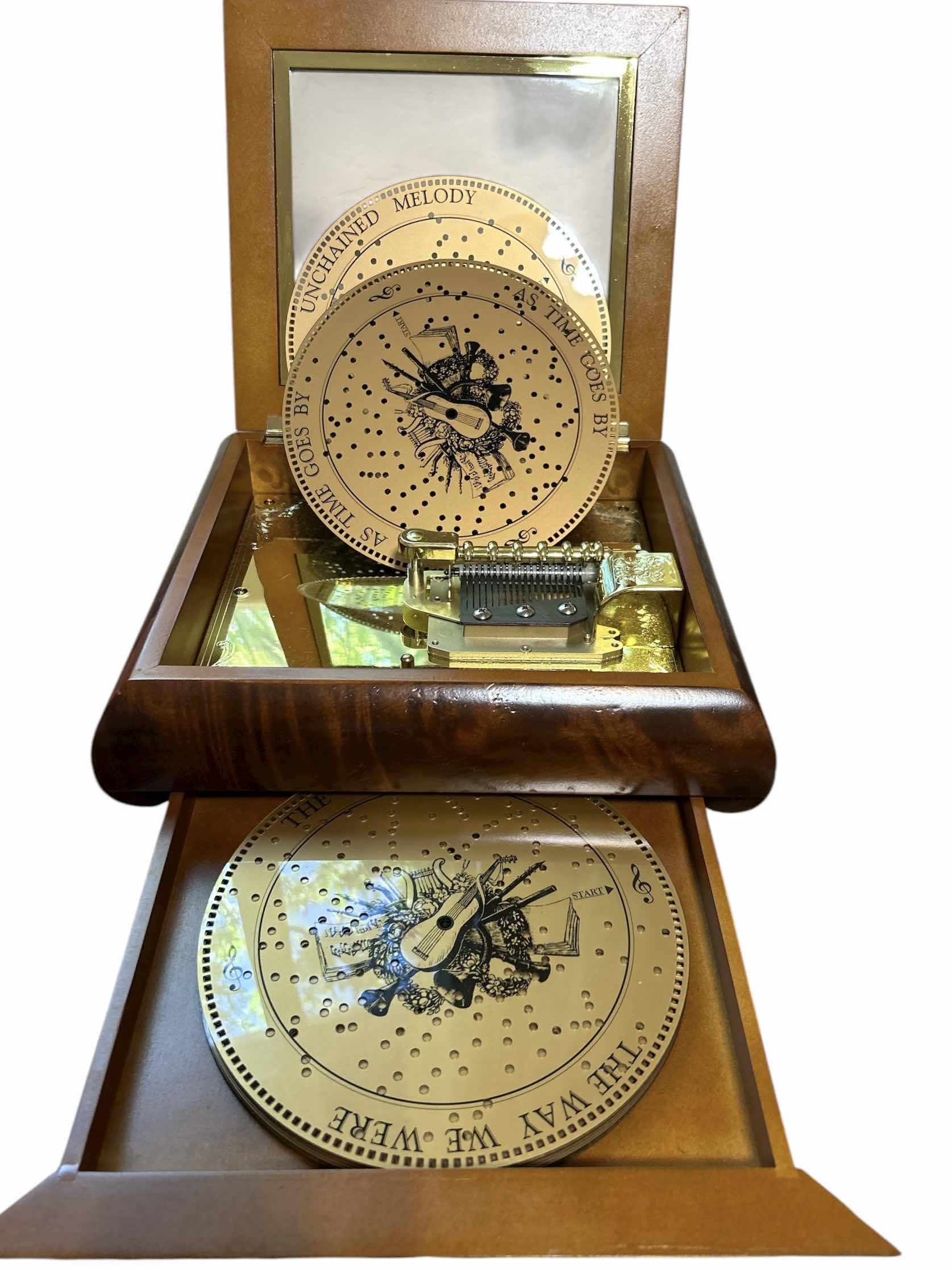 Photo 1 of MUSIC BOX