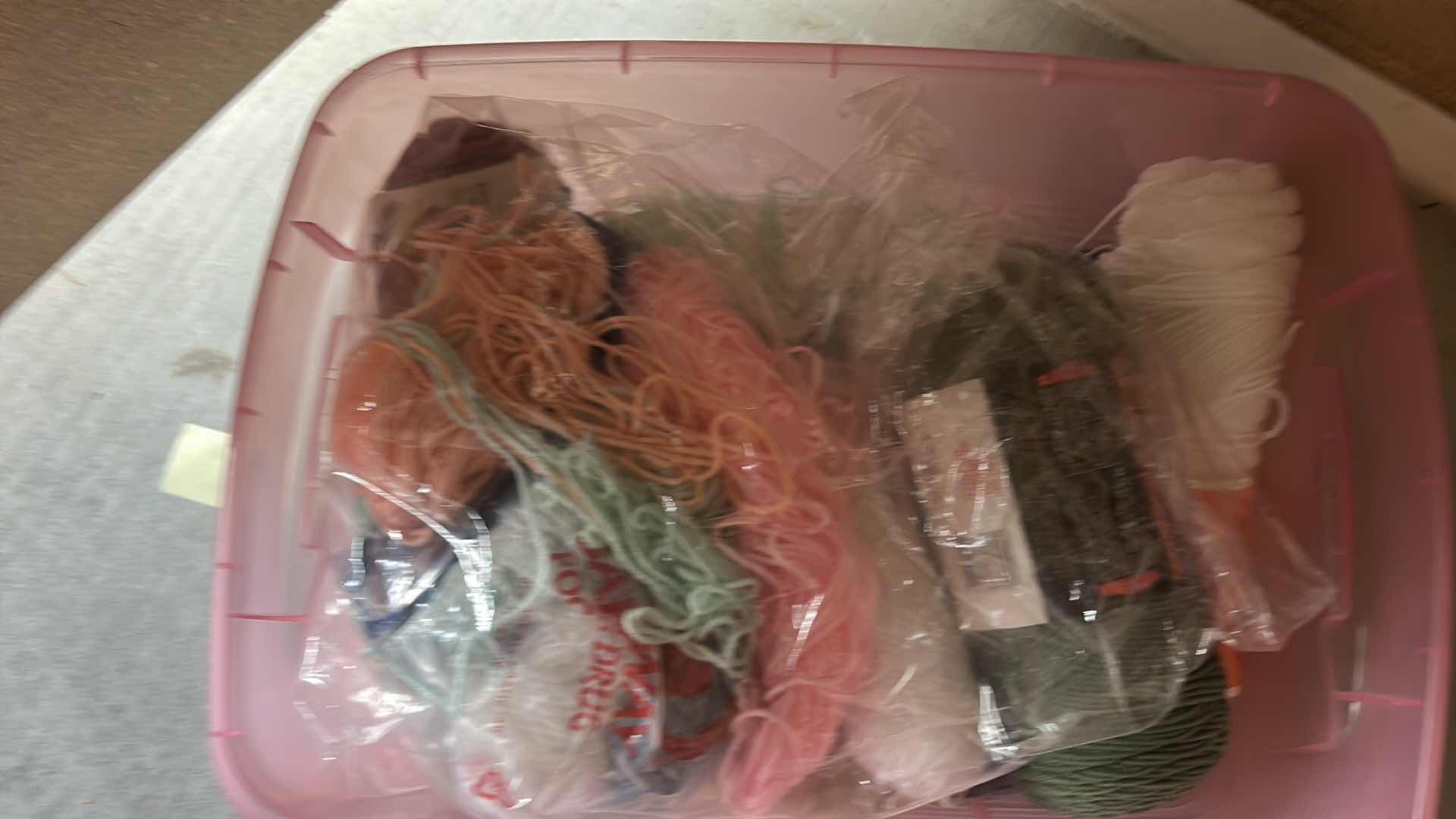 Photo 1 of TOTE WITH YARN