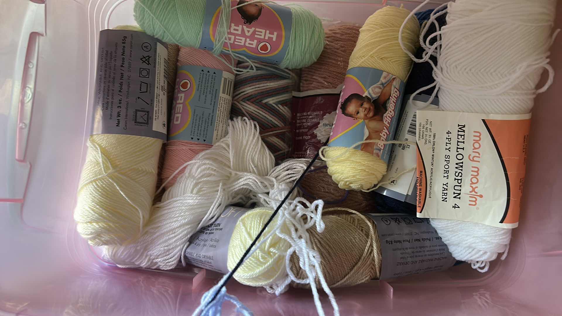 Photo 1 of TOTE WITH YARN