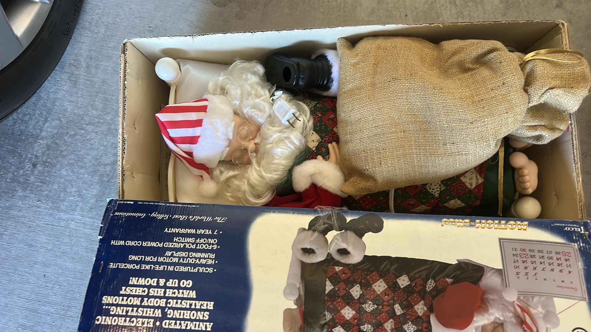 Photo 1 of SLEEPING SANTA MOTION-ETTES