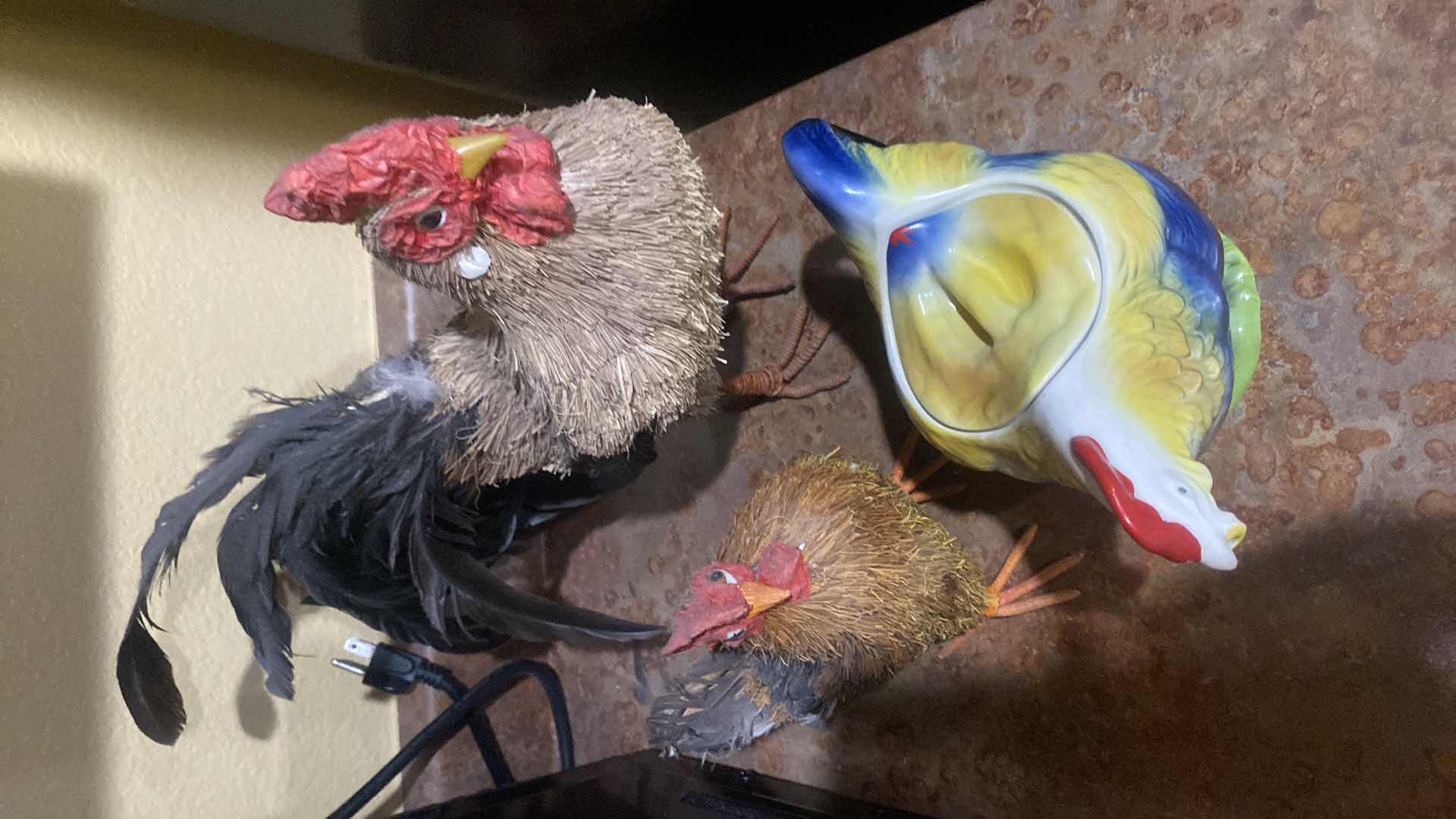 Photo 1 of CHICKEN DECOR H11”