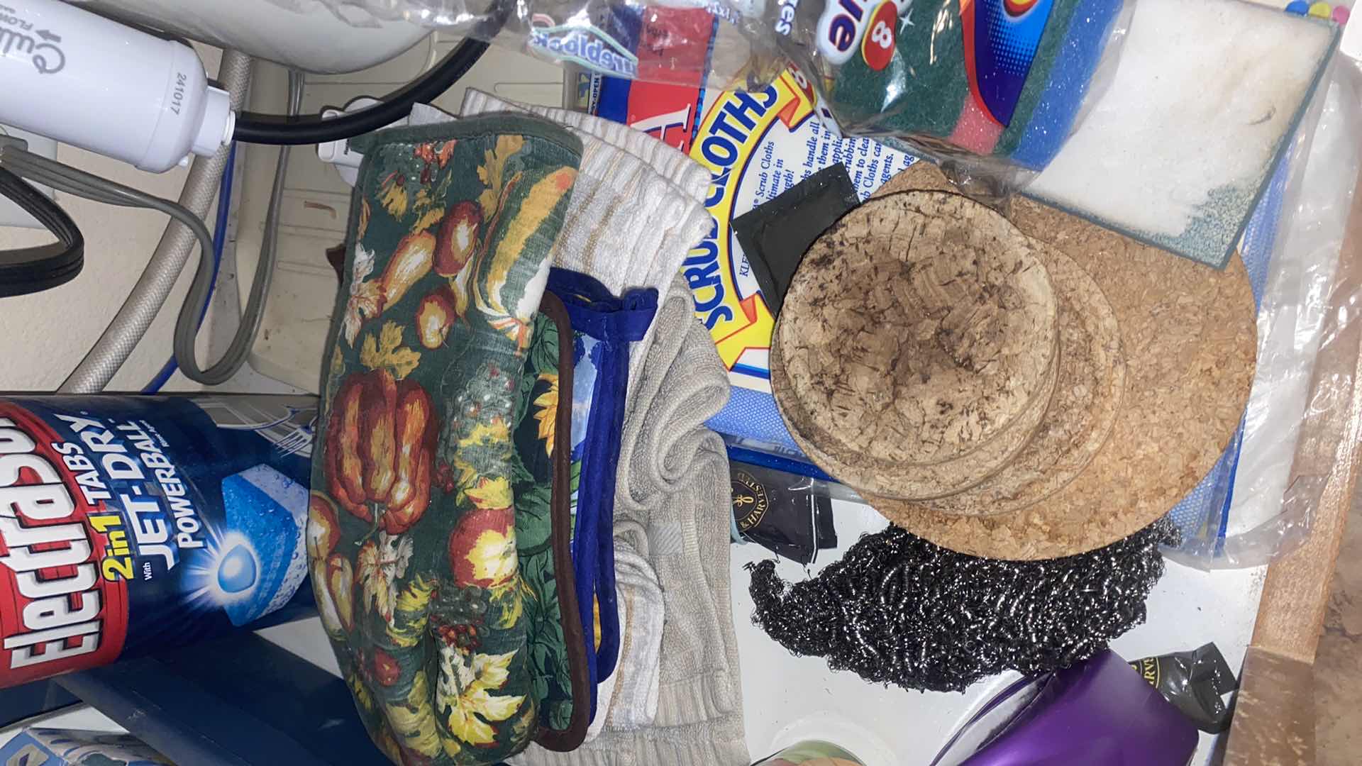 Photo 1 of CONTENTS OF CABINET - CLEANING SUPPLIES