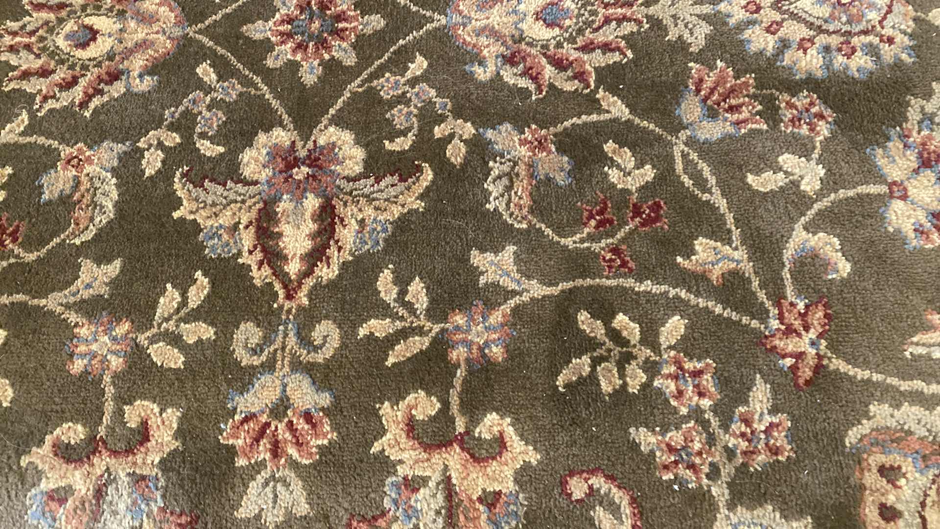 Photo 1 of TRADITIONAL AREA RUG WITH PAD GREEN 63” x 93”