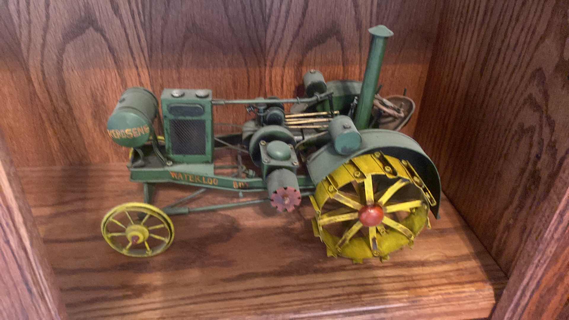 Photo 1 of JOHN DEERE WATERLOO BOY PRECISION TRACTOR 13” x 9” EST VALUE $150