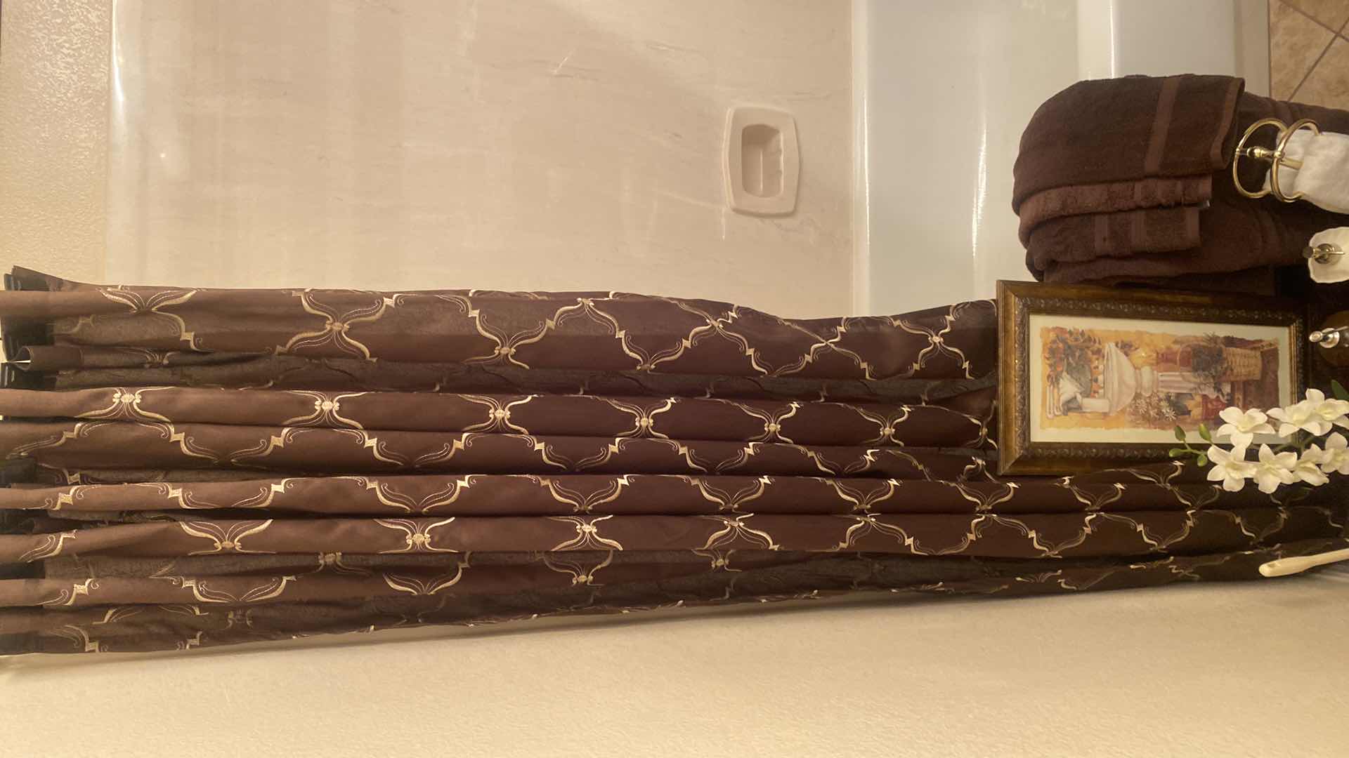 Photo 1 of 11- BATH DECOR & CLEANING- SHOWER CURTAIN & ROD TOWELS FLORAL BATH ARTWORK 11 1/2” x 24”