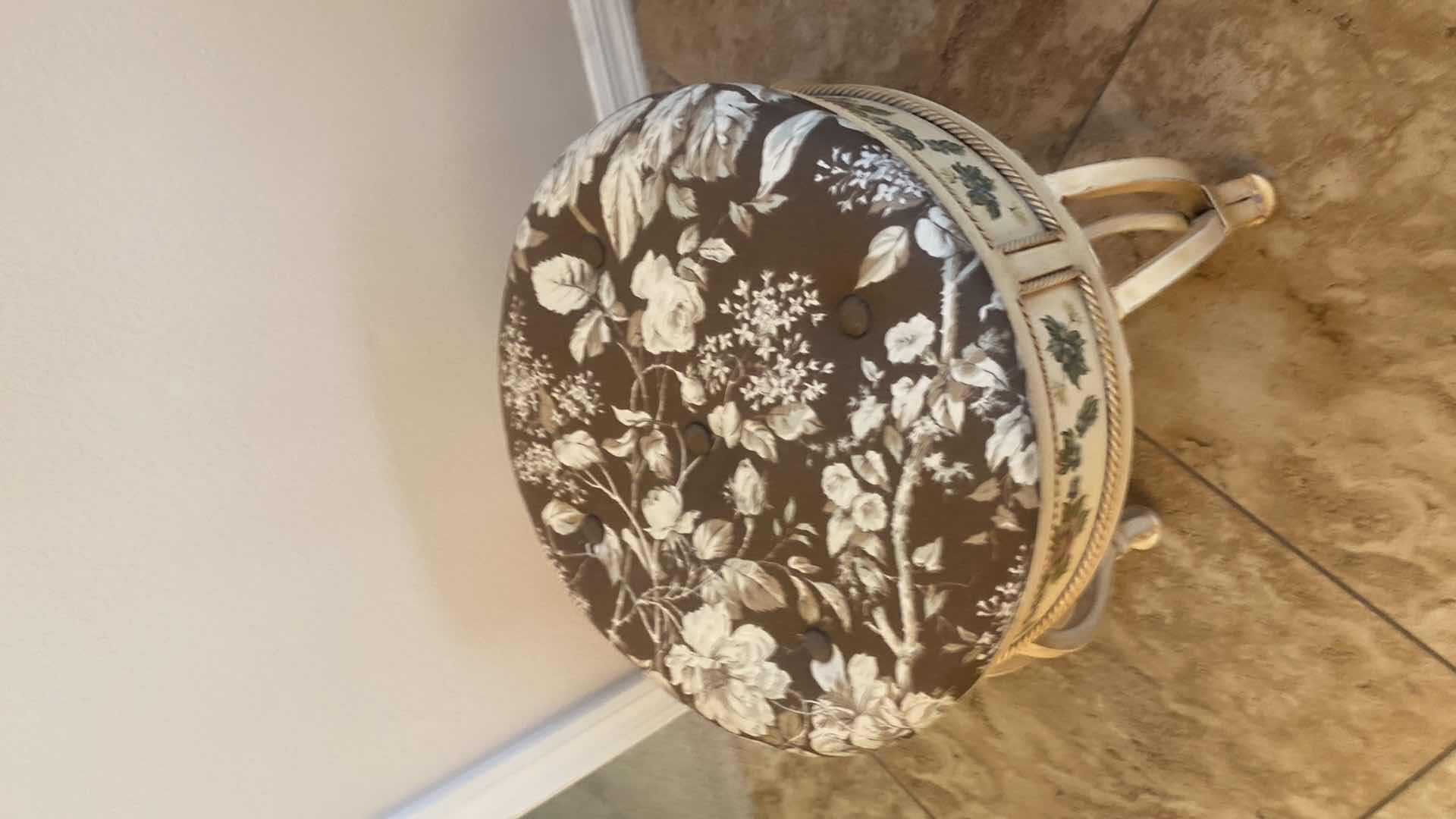 Photo 1 of 16” ROUND METAL & WOOD STOOL H17 1/2”