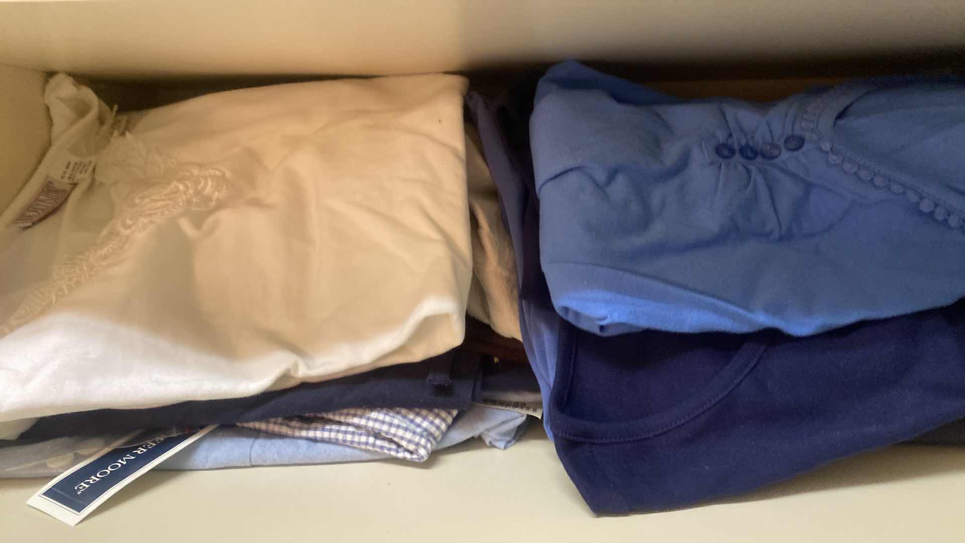 Photo 1 of 8 SHELFS MENS SIZE 2 XL & XL CLOTHING