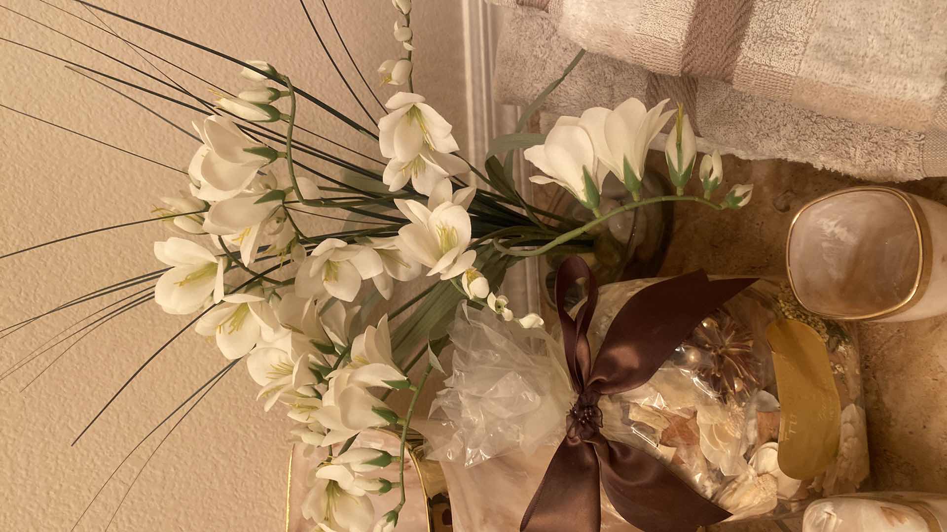 Photo 1 of BATHROOM PLASTIC ACCESSORIES, TOWELS, RUG & FAUX ORCHID H15”