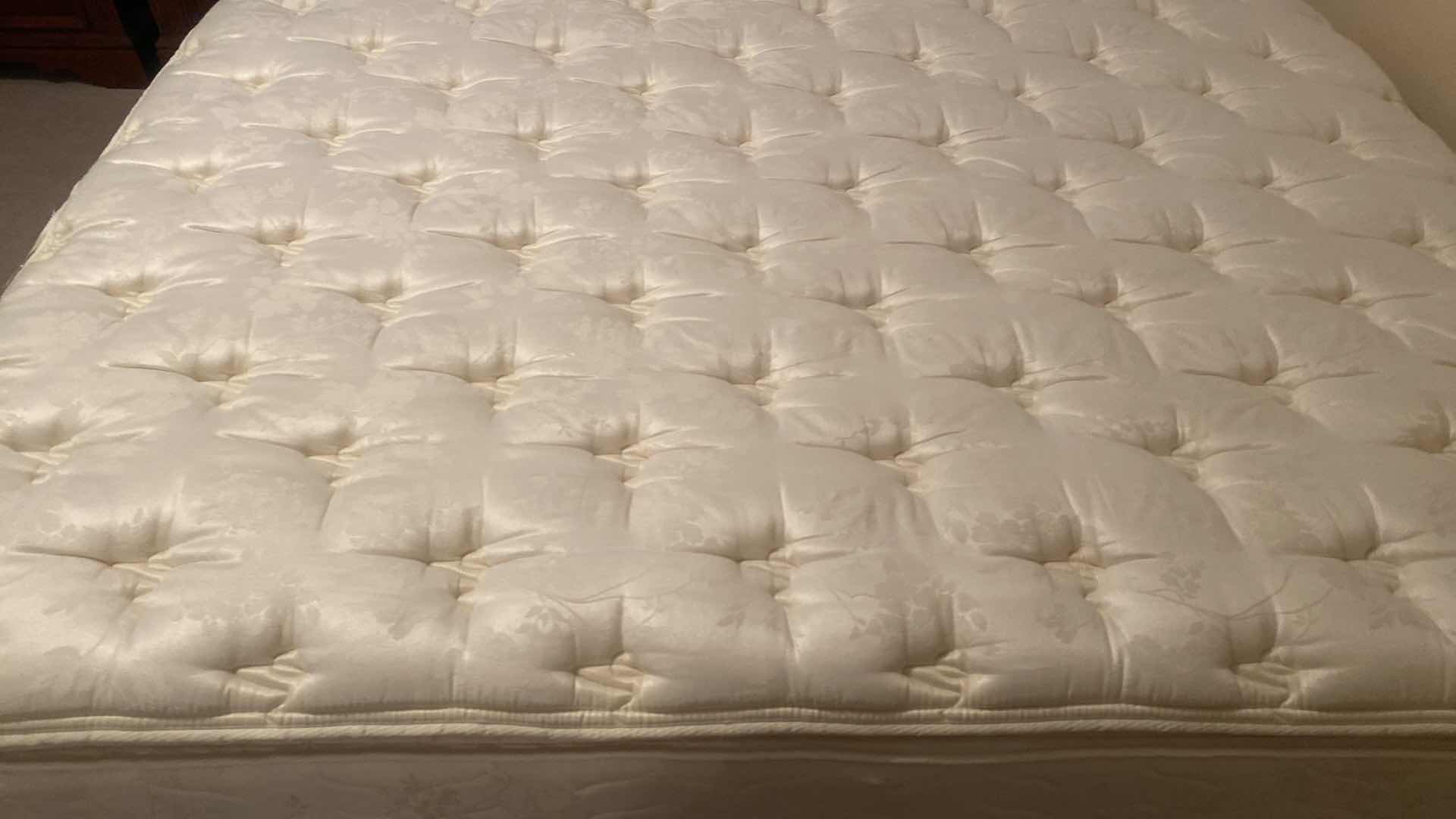 Photo 1 of QUEEN SIZE FOUR SEASONS BACK SUPPORTER PILLOW TOP MATTRESS, BOX SPRING AND FRAME 60“ x 80“