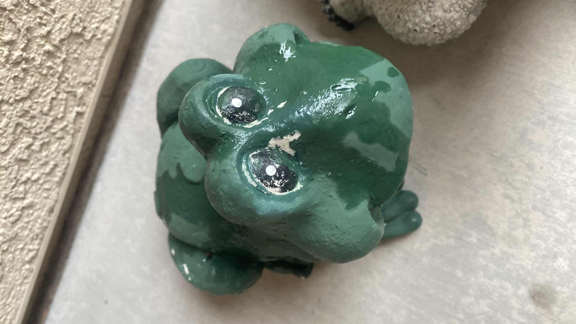 Photo 1 of CAST RESIN FROG & RESIN TURTLE YARD ART LARGEST 13 1/2” x 9”