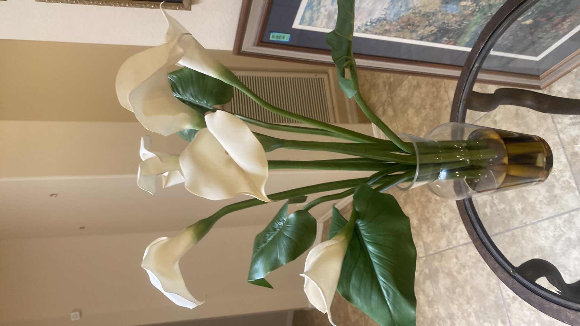 Photo 1 of FAUX CANAILLE IN GLASS WITH FLOATING WATER H30”