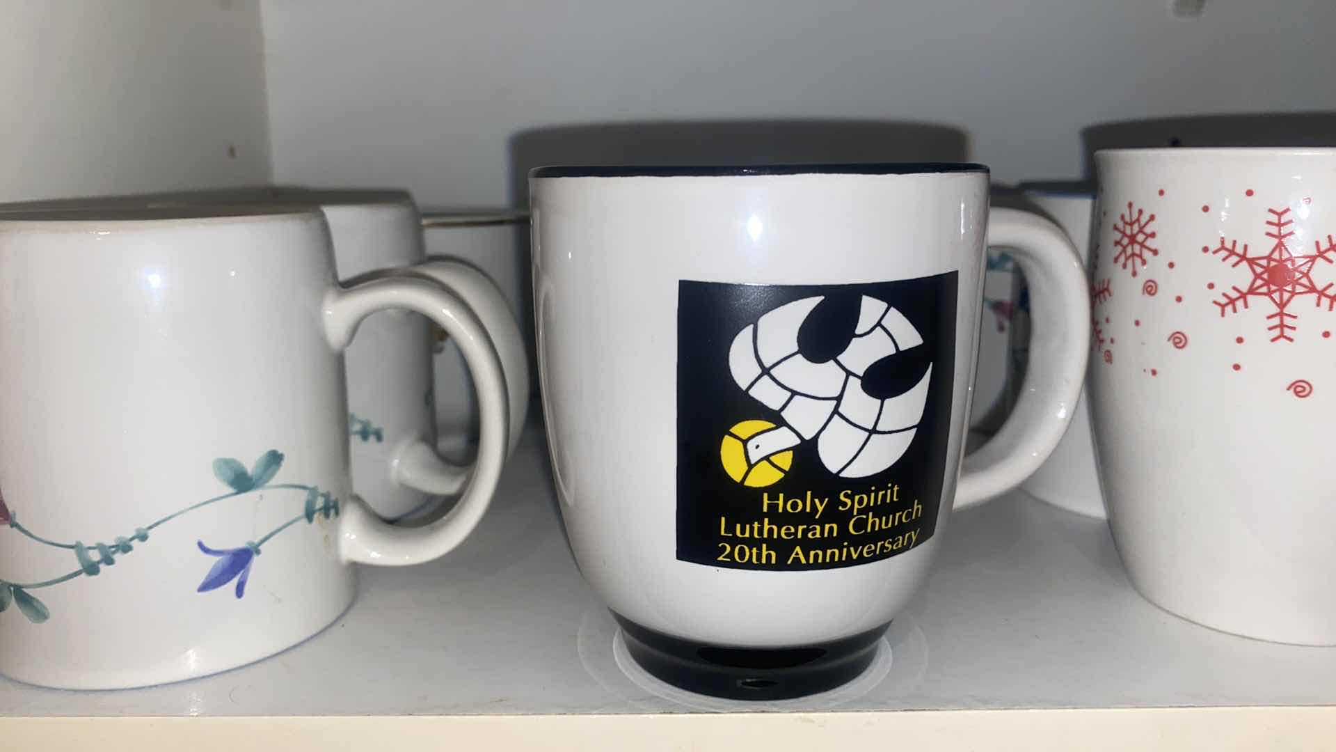 Photo 1 of CONTENTS OF CABINET-COFFEE CUPS & PLASTIC GLASSES