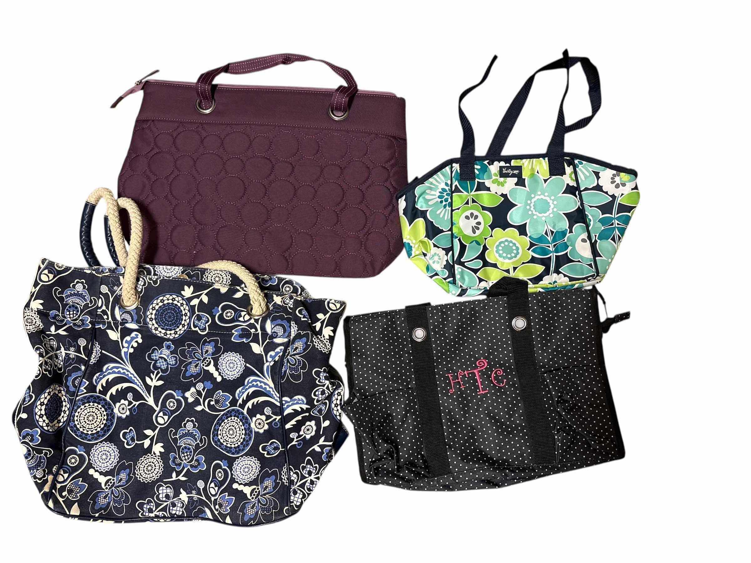 Photo 1 of (8)PCS WOMENS HANDBAGS